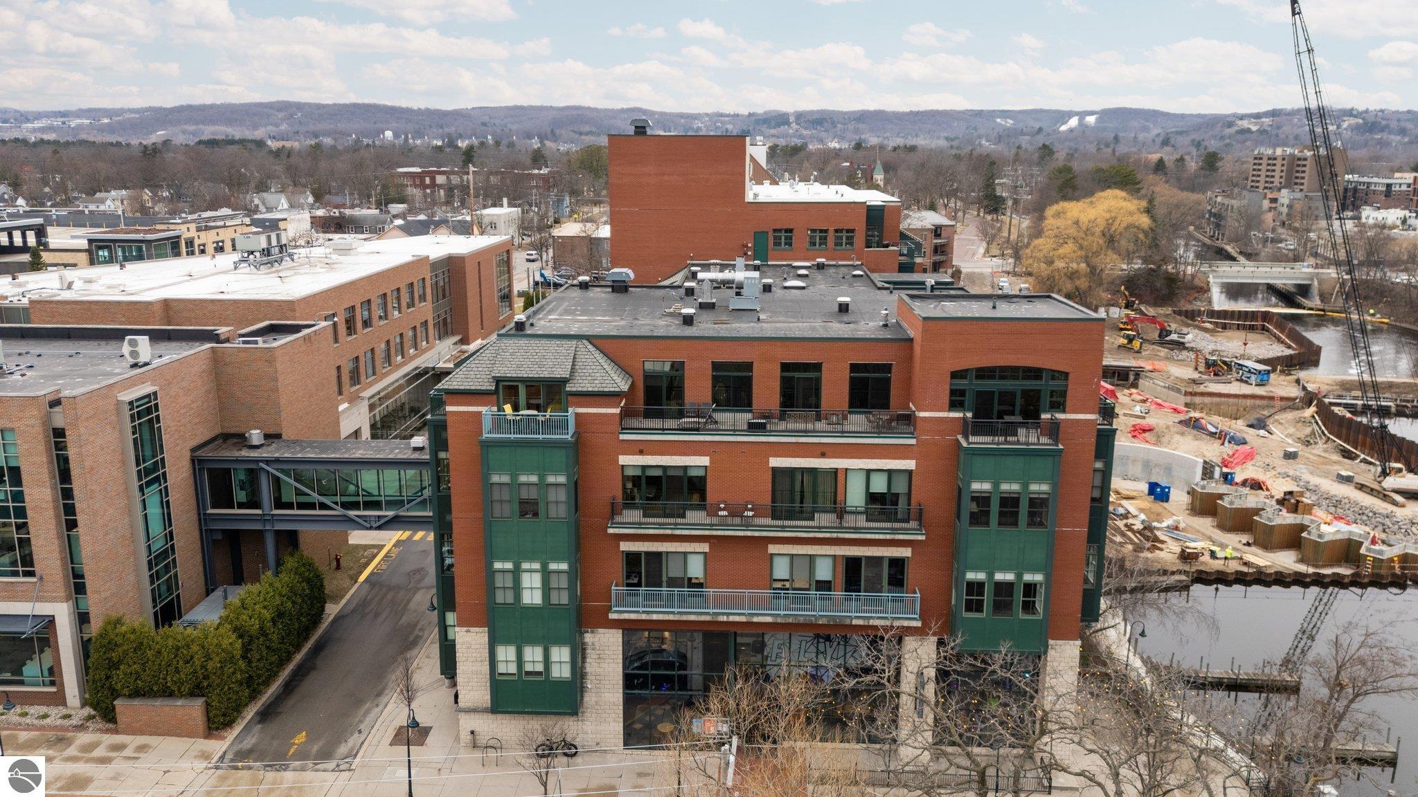 141 Rivers Edge Drive # 400