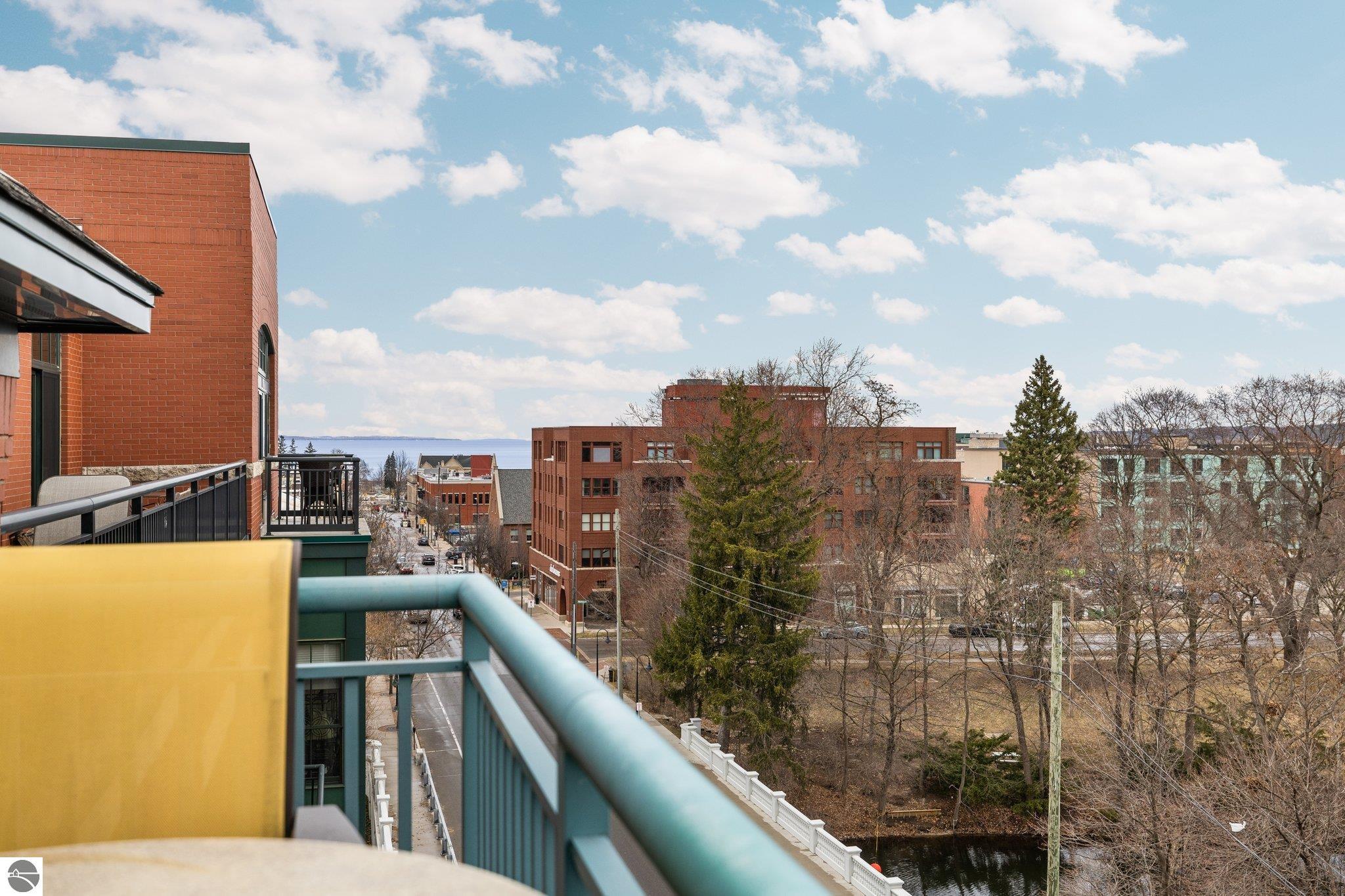 141 Rivers Edge Drive # 400