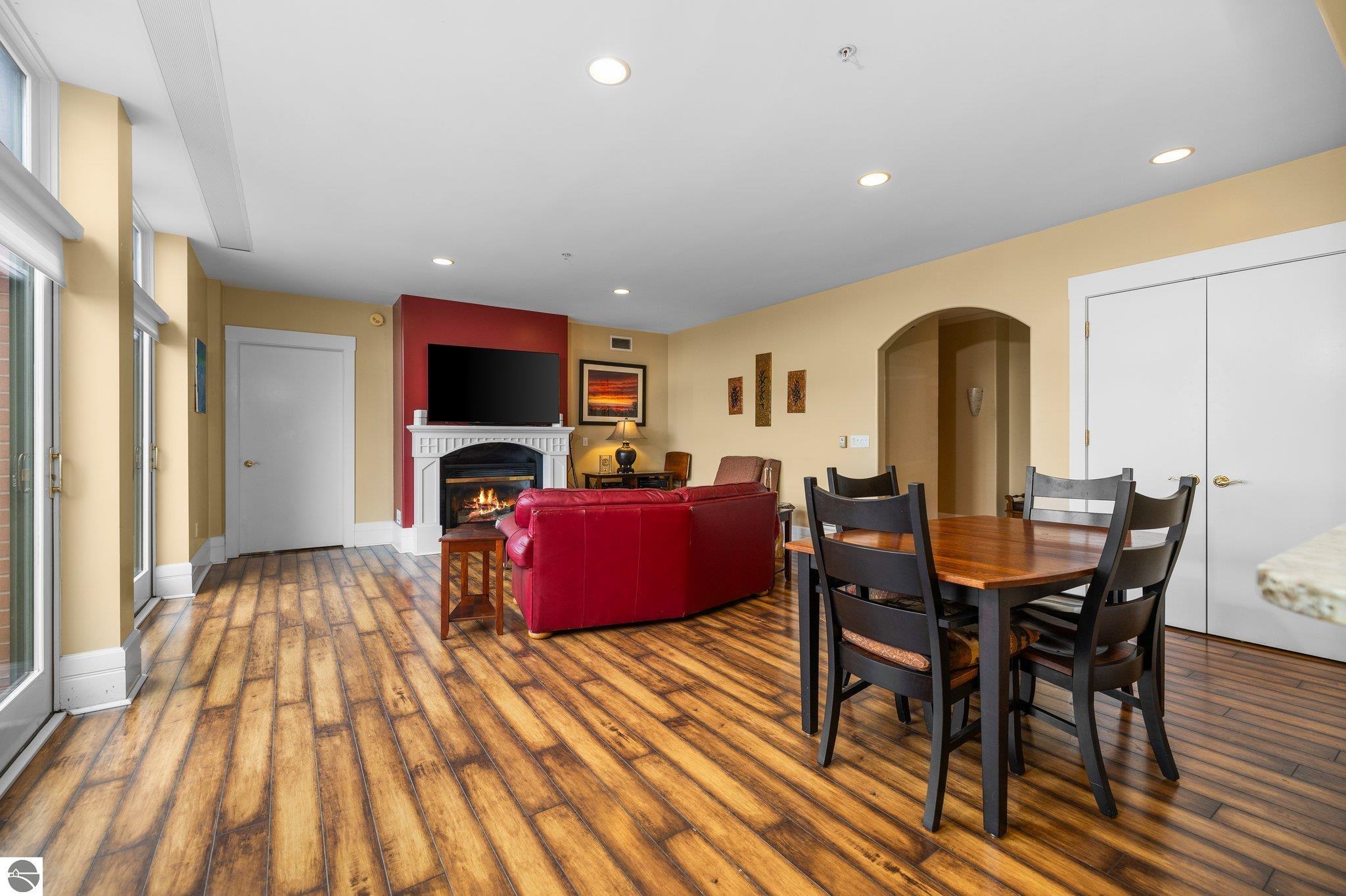 141 Rivers Edge Drive # 400