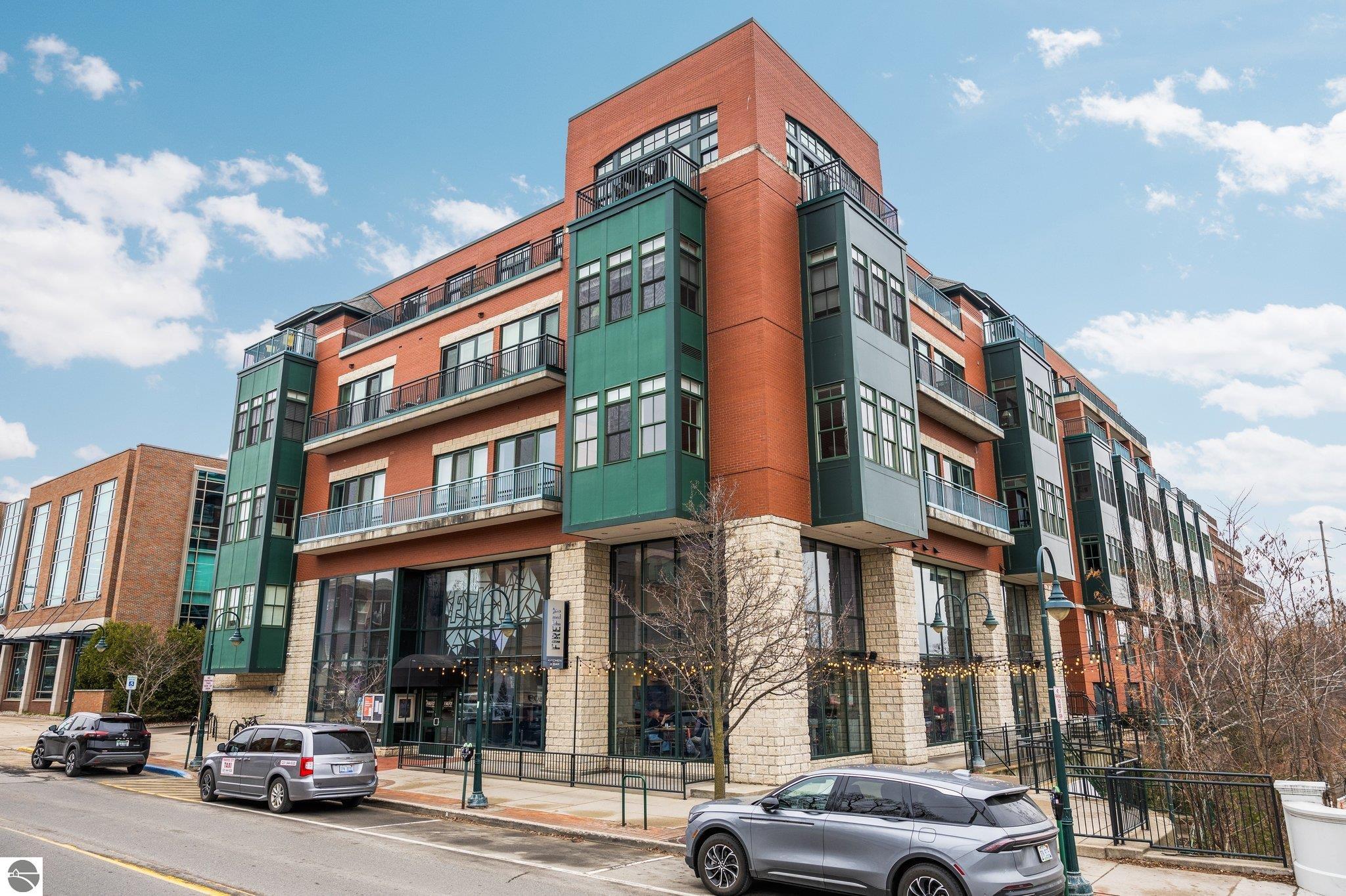 141 Rivers Edge Drive # 400