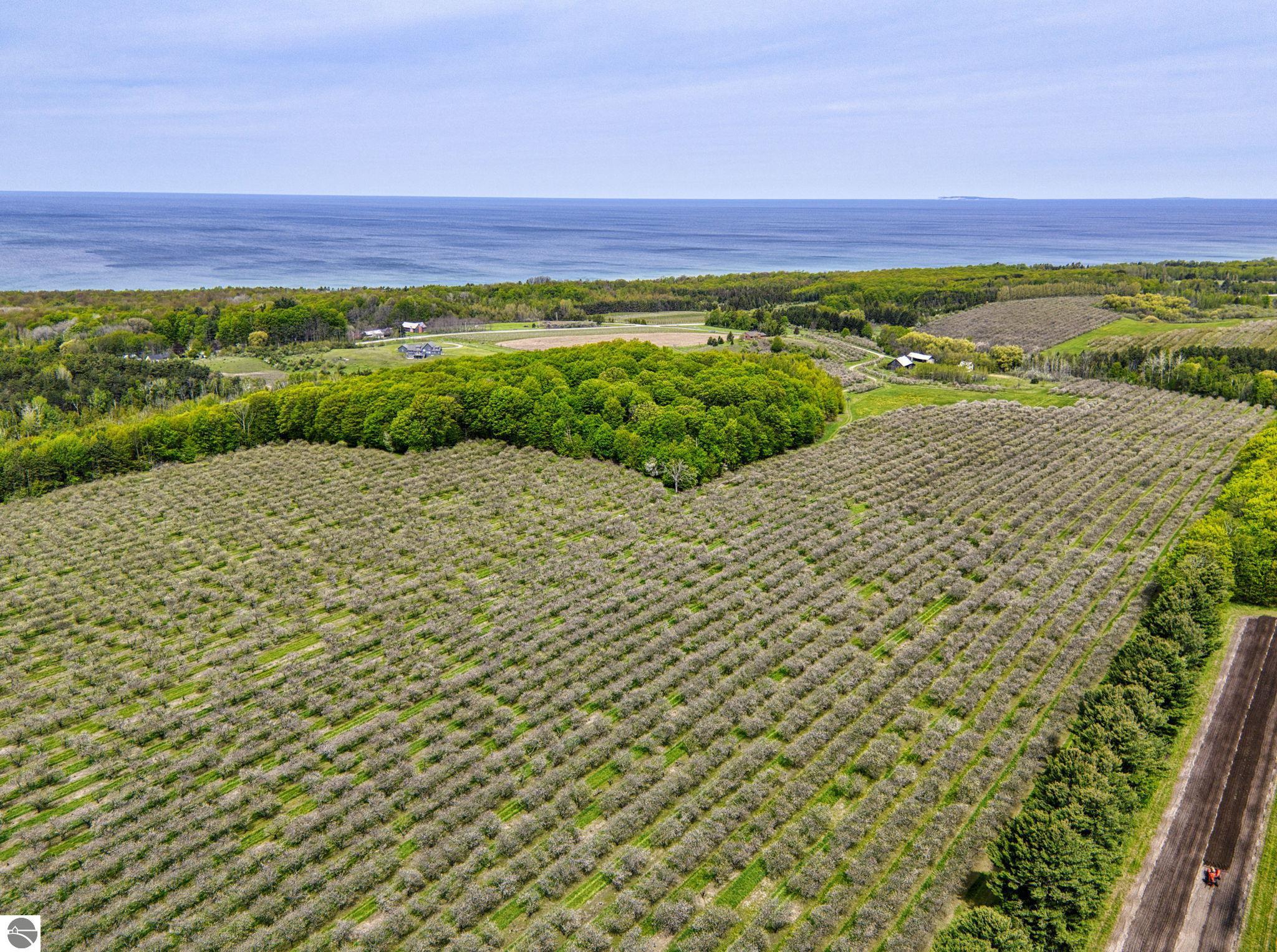 6400 N Manitou Trail