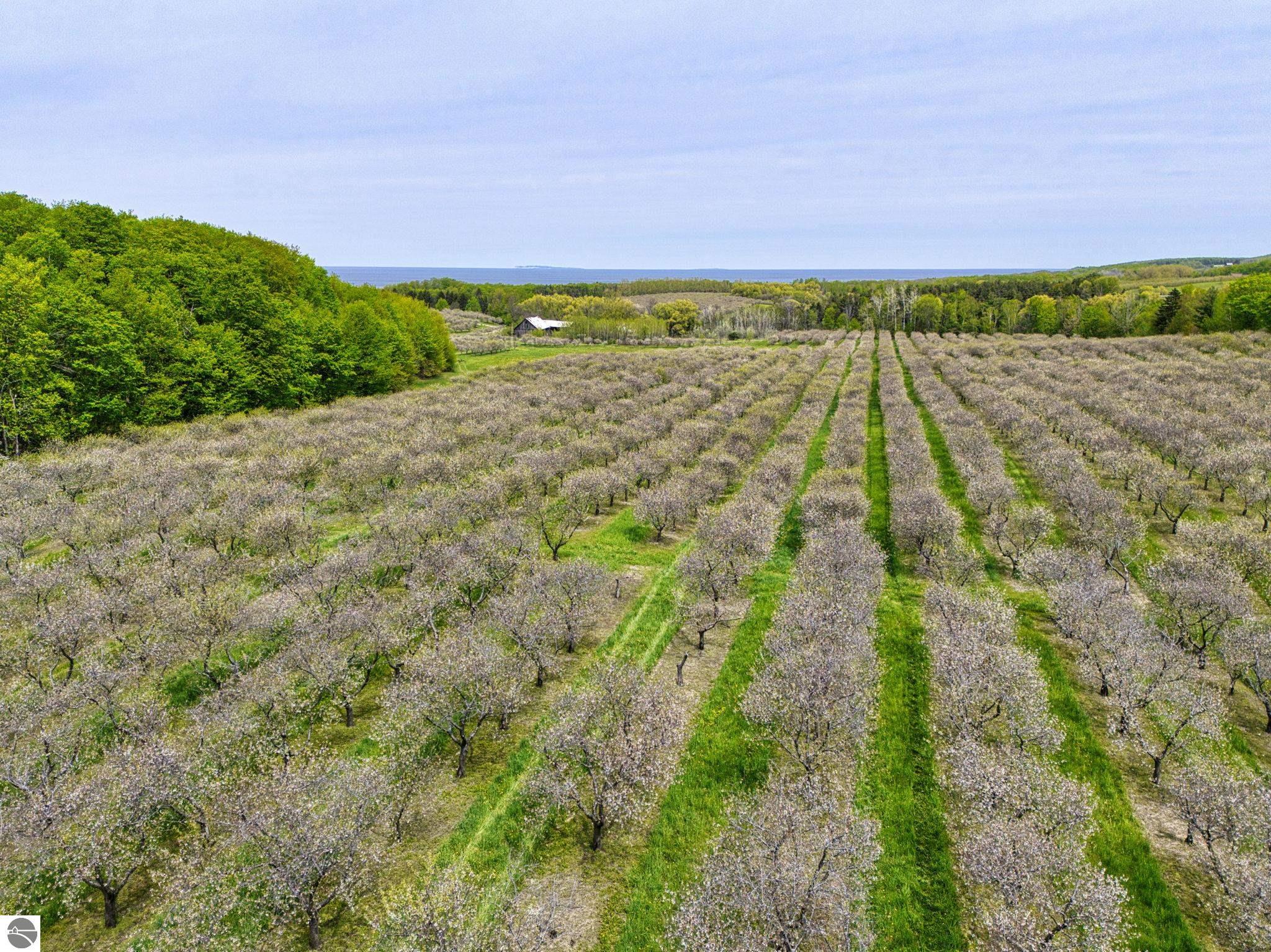 6400 N Manitou Trail