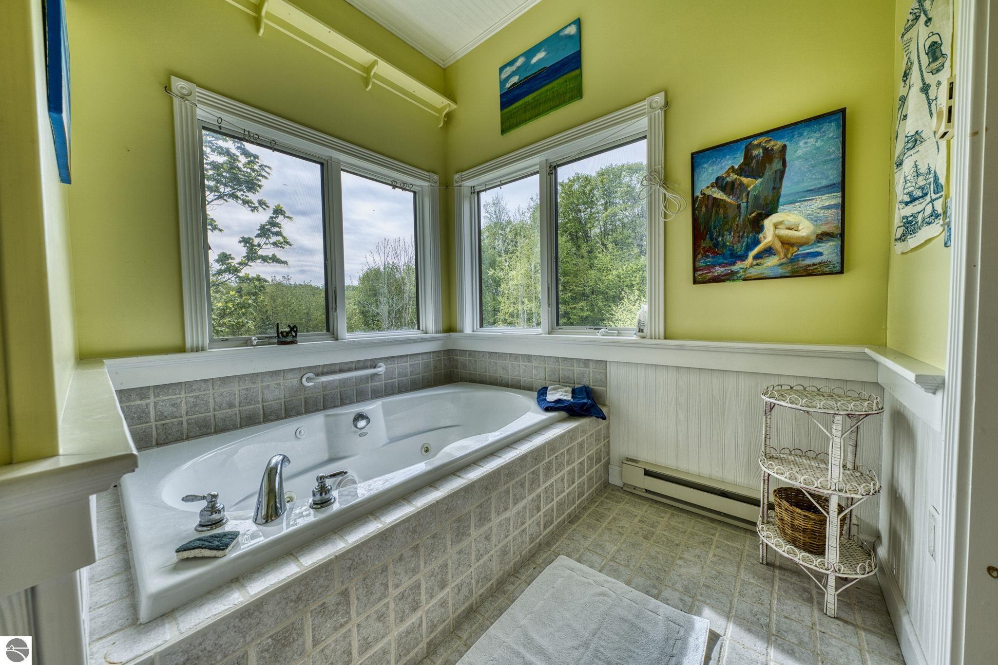 6400 N Manitou Trail