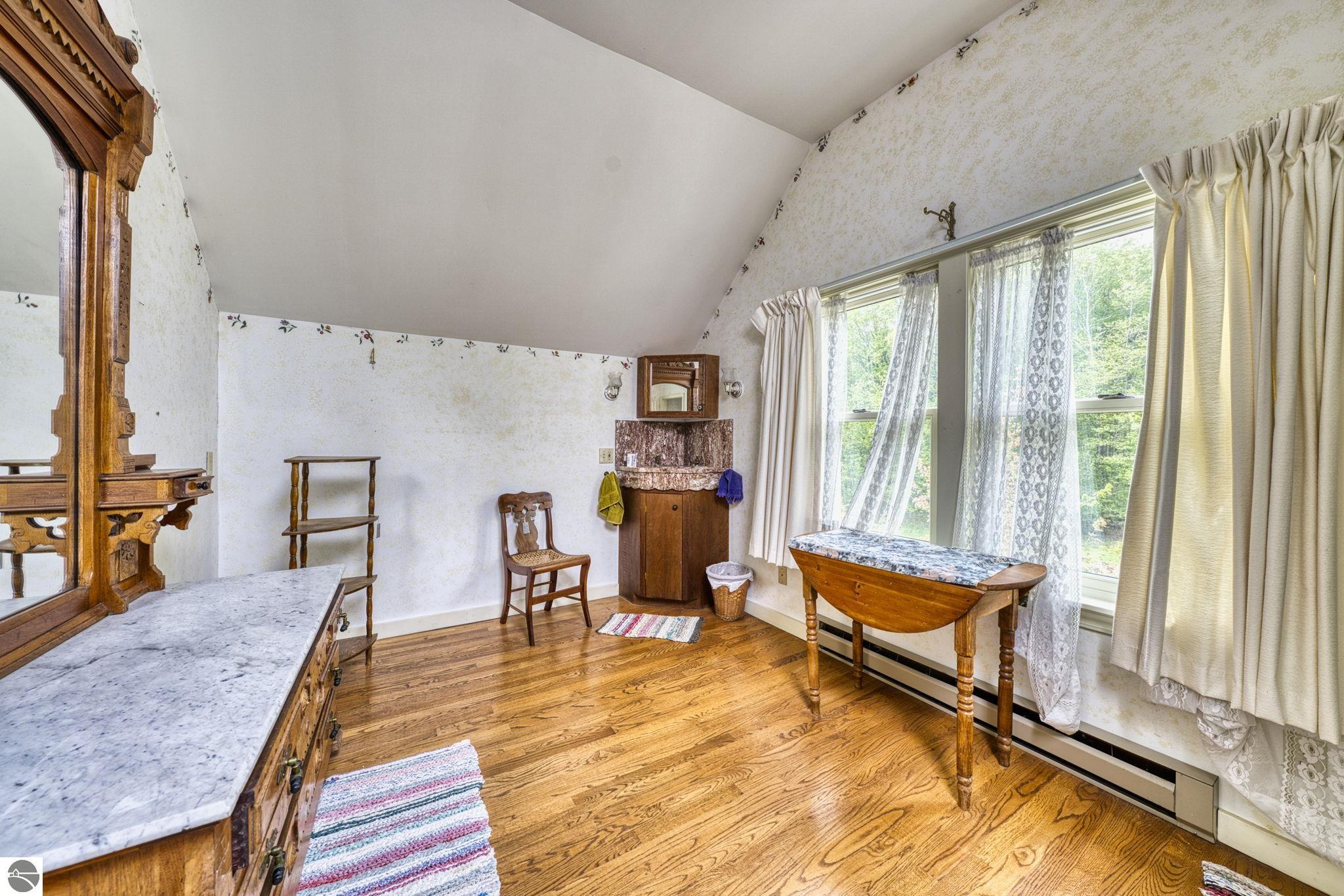 6400 N Manitou Trail