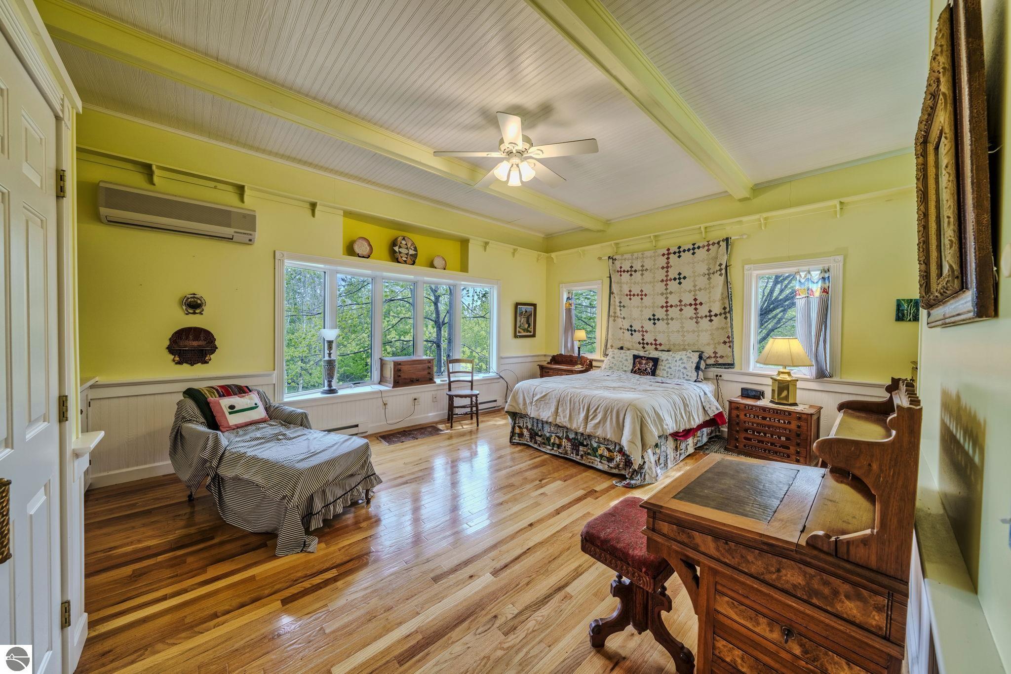 6400 N Manitou Trail