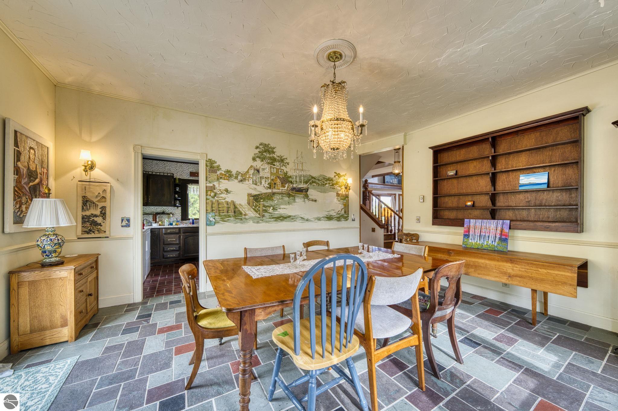 6400 N Manitou Trail