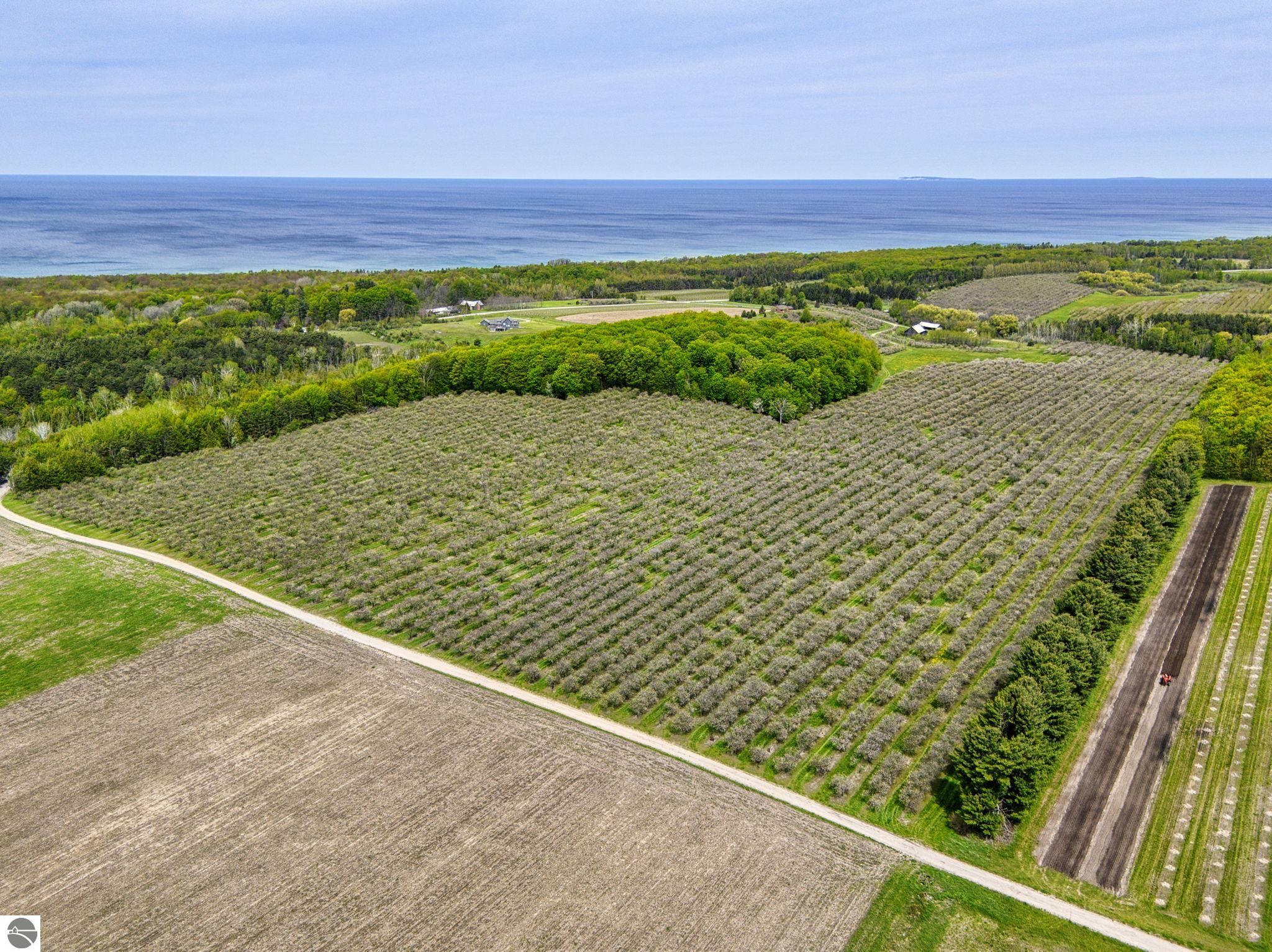 6400 N Manitou Trail