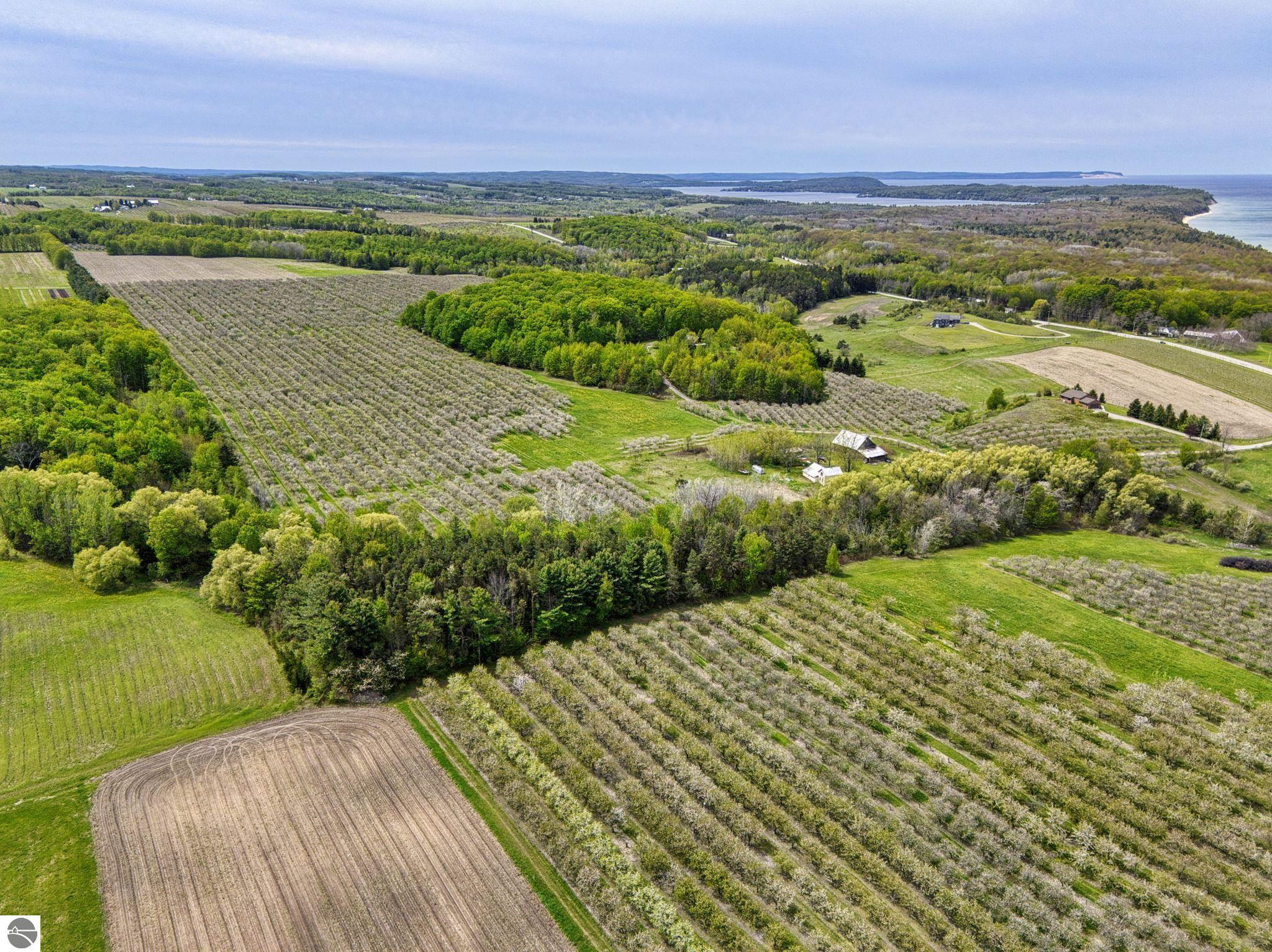 6400 N Manitou Trail