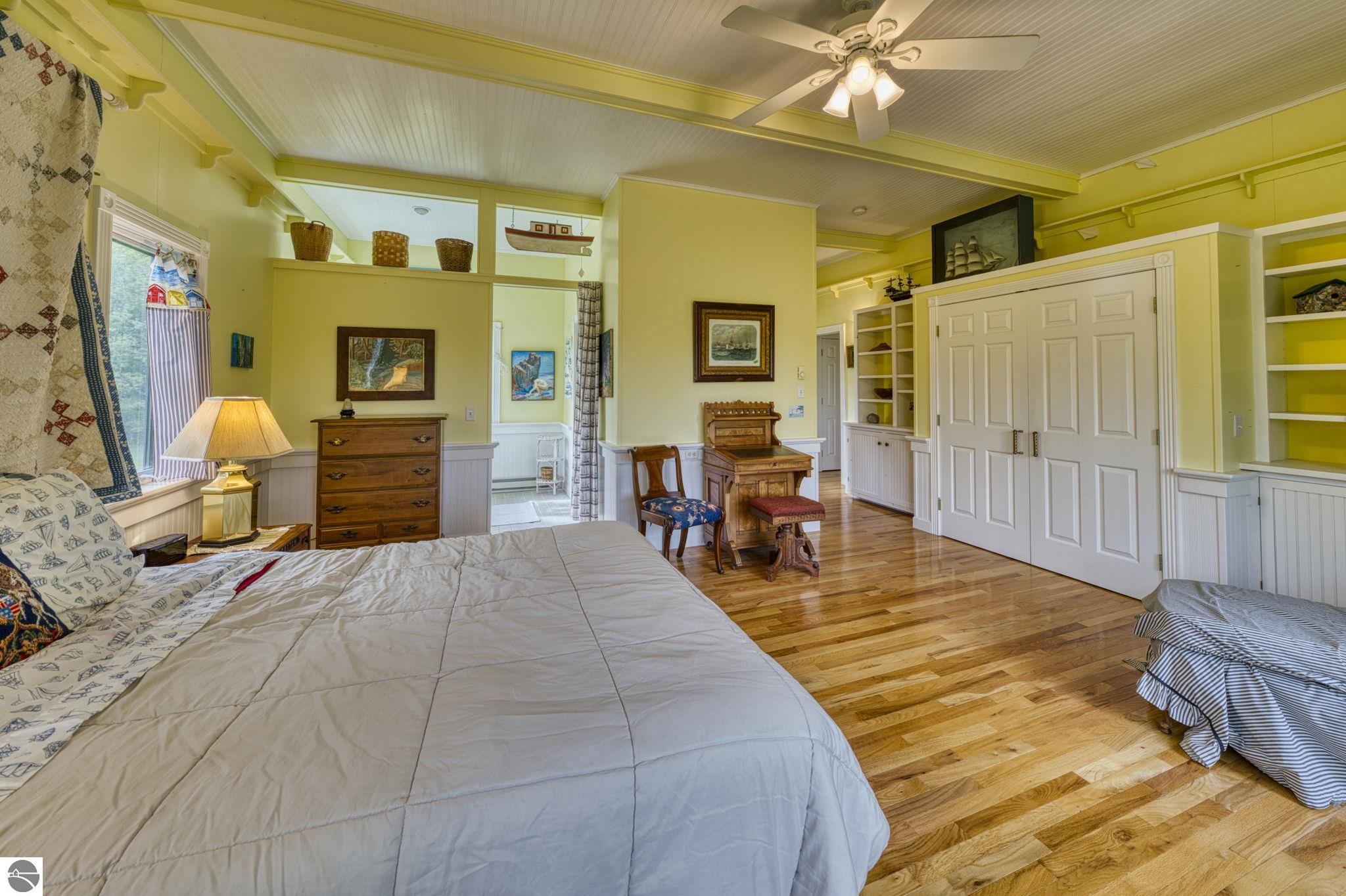 6400 N Manitou Trail