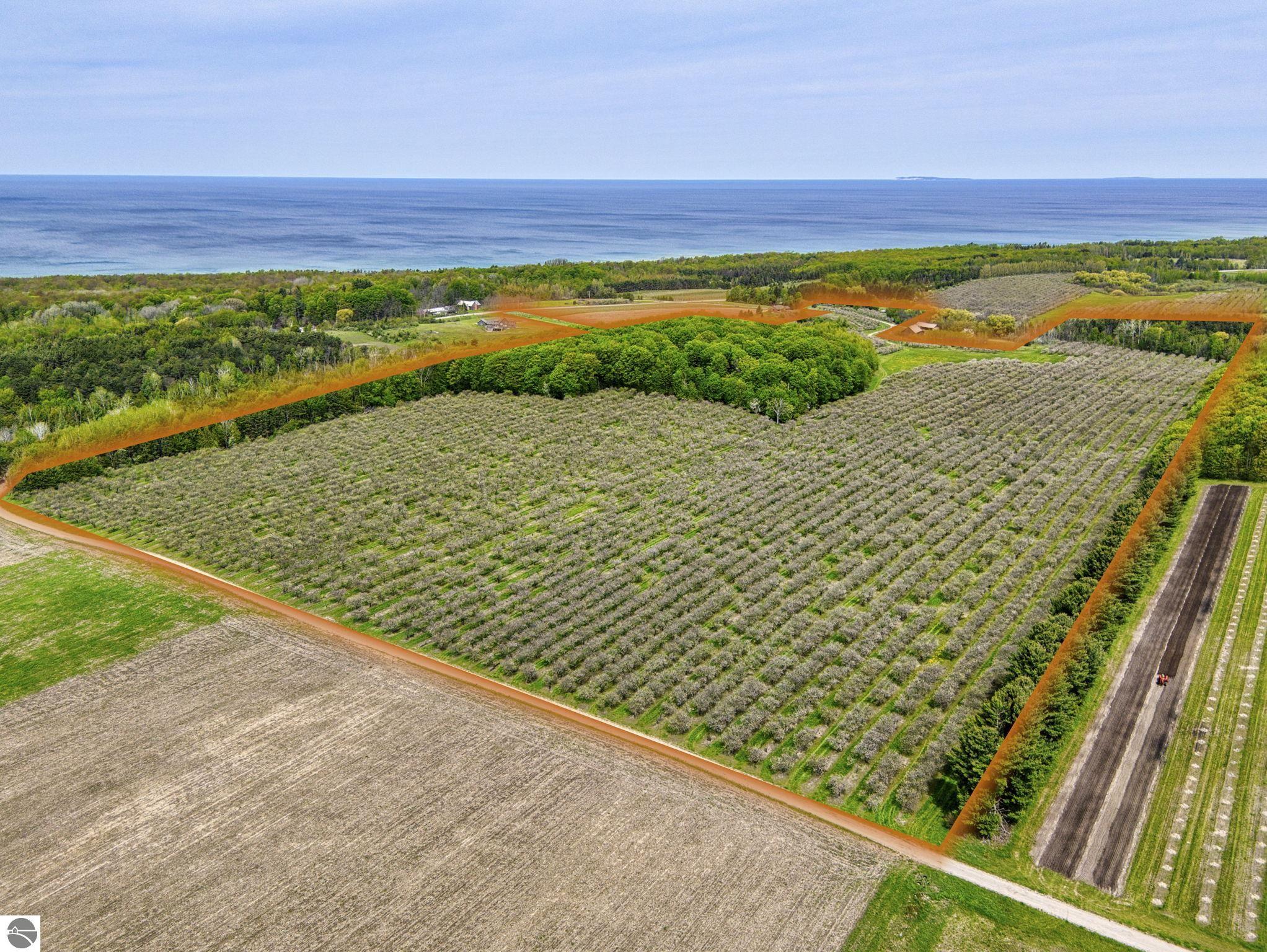 6400 N Manitou Trail