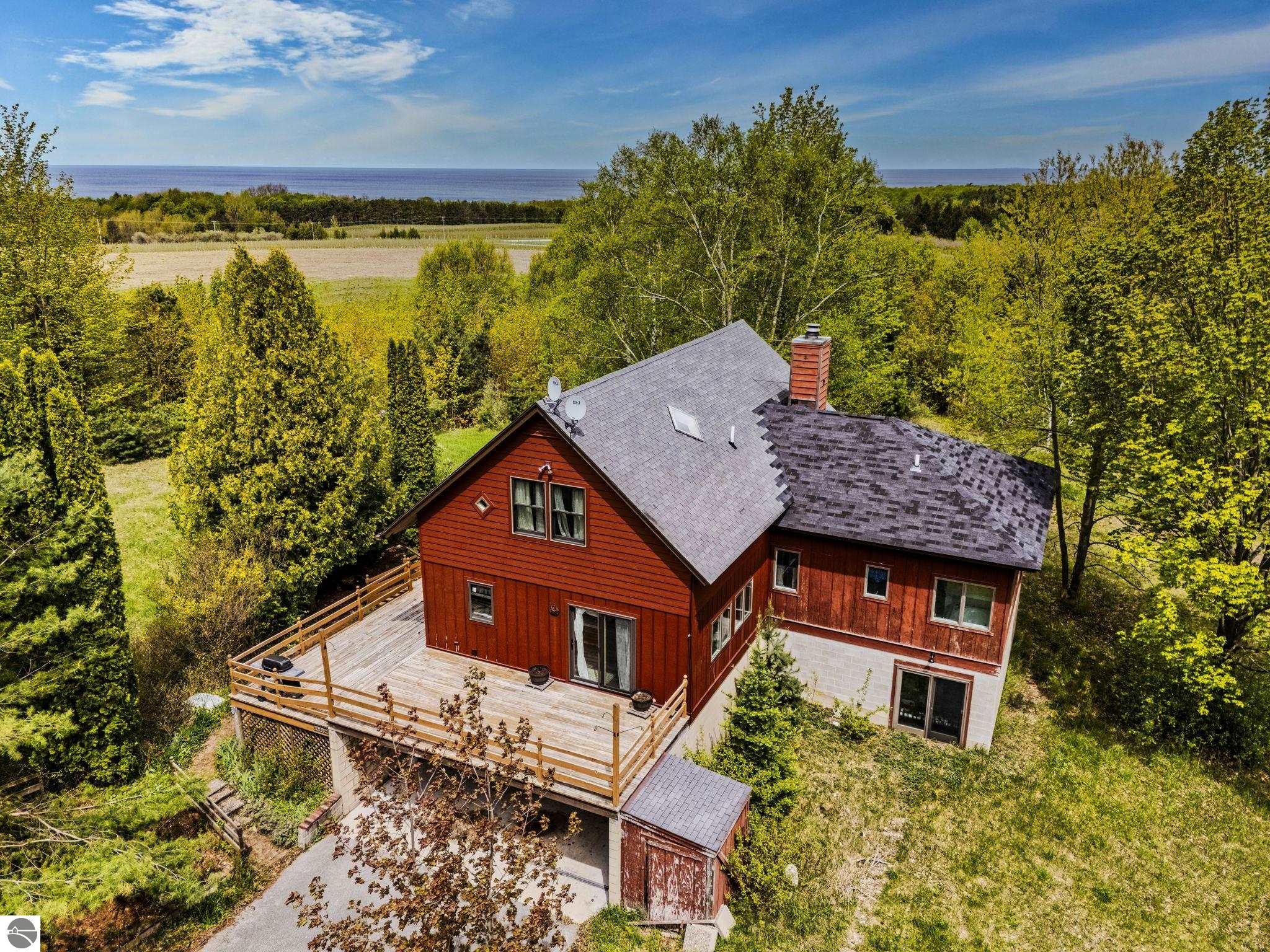 6400 N Manitou Trail