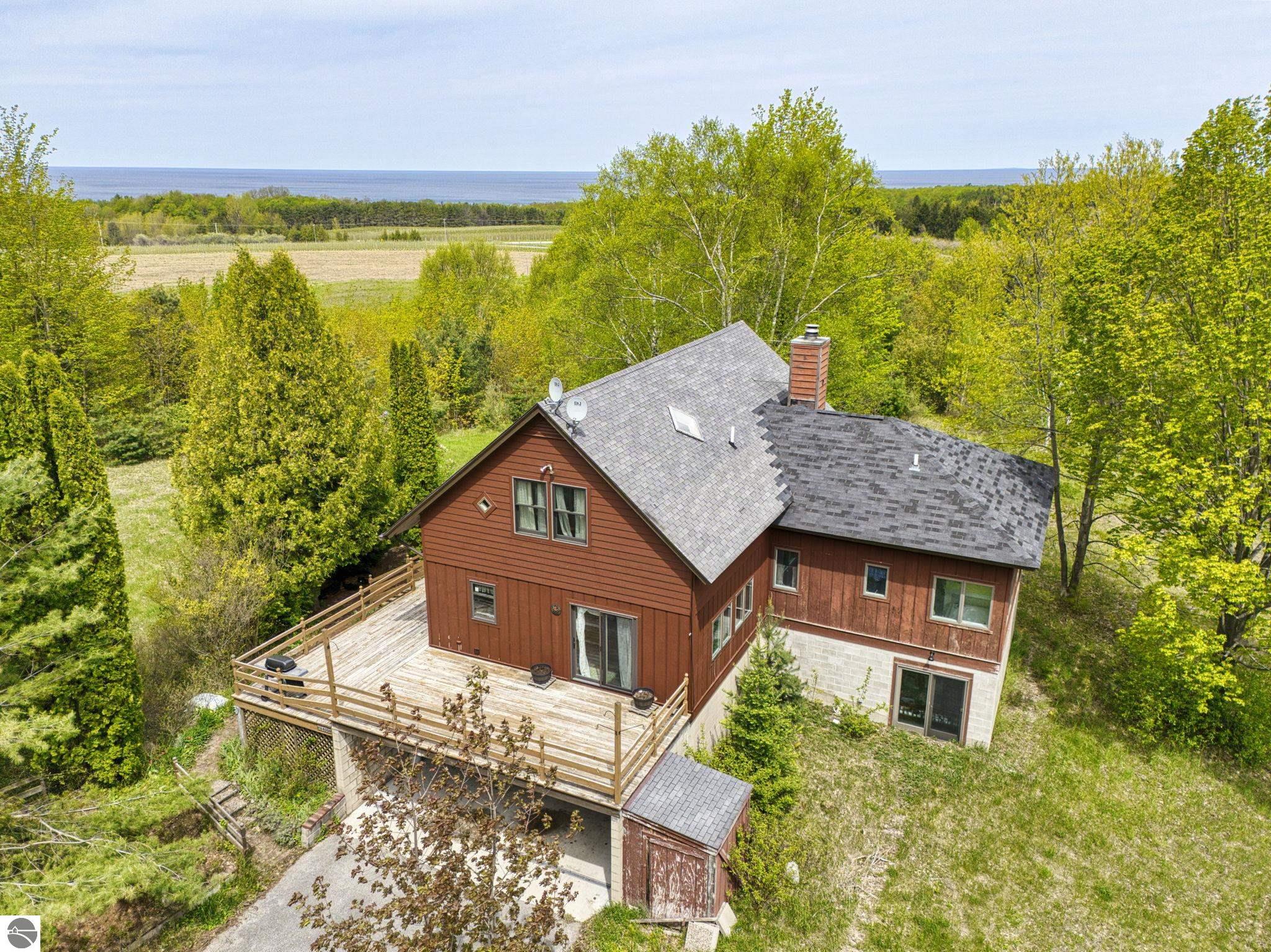 6400 N Manitou Trail