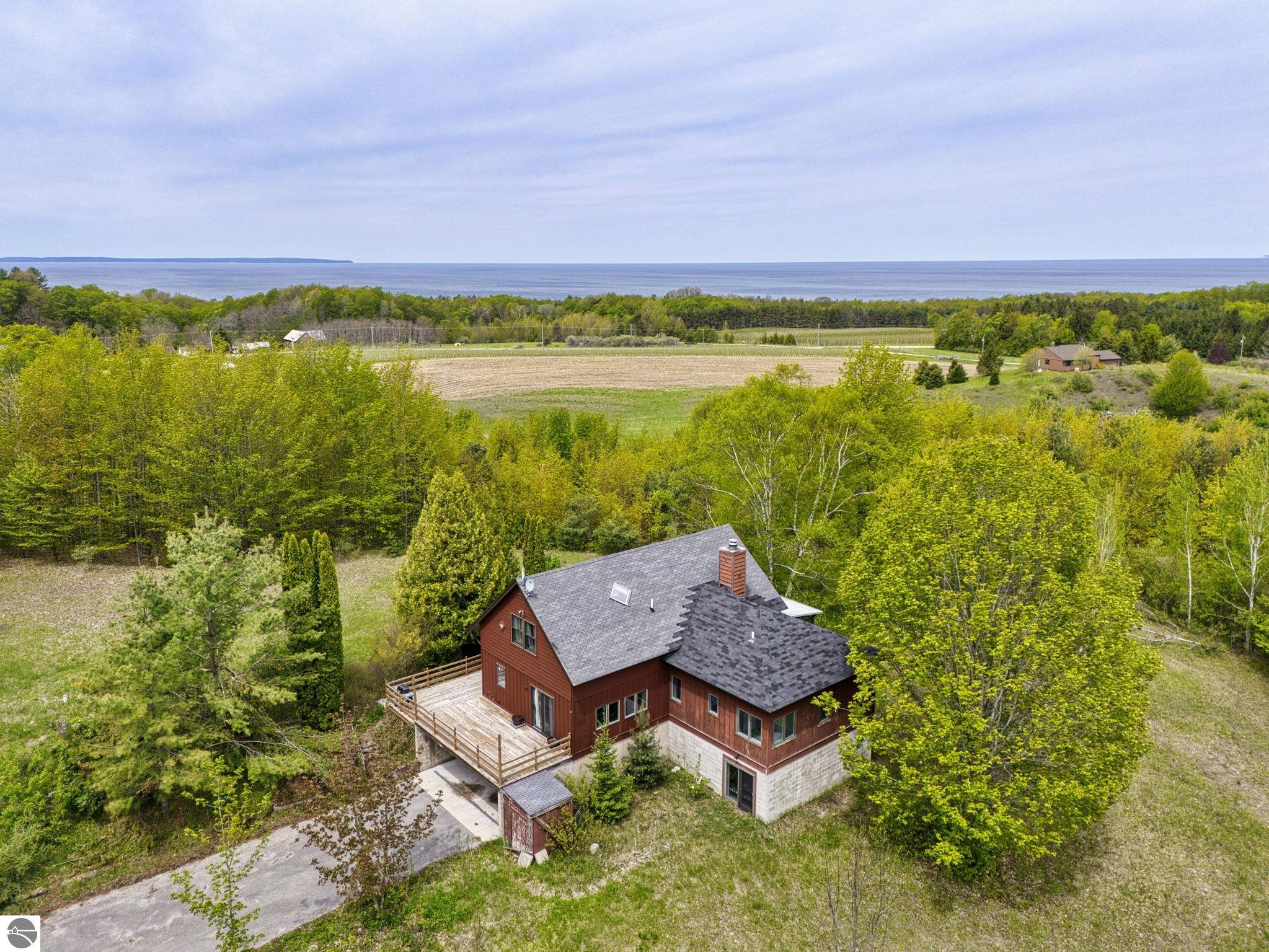 6400 N Manitou Trail