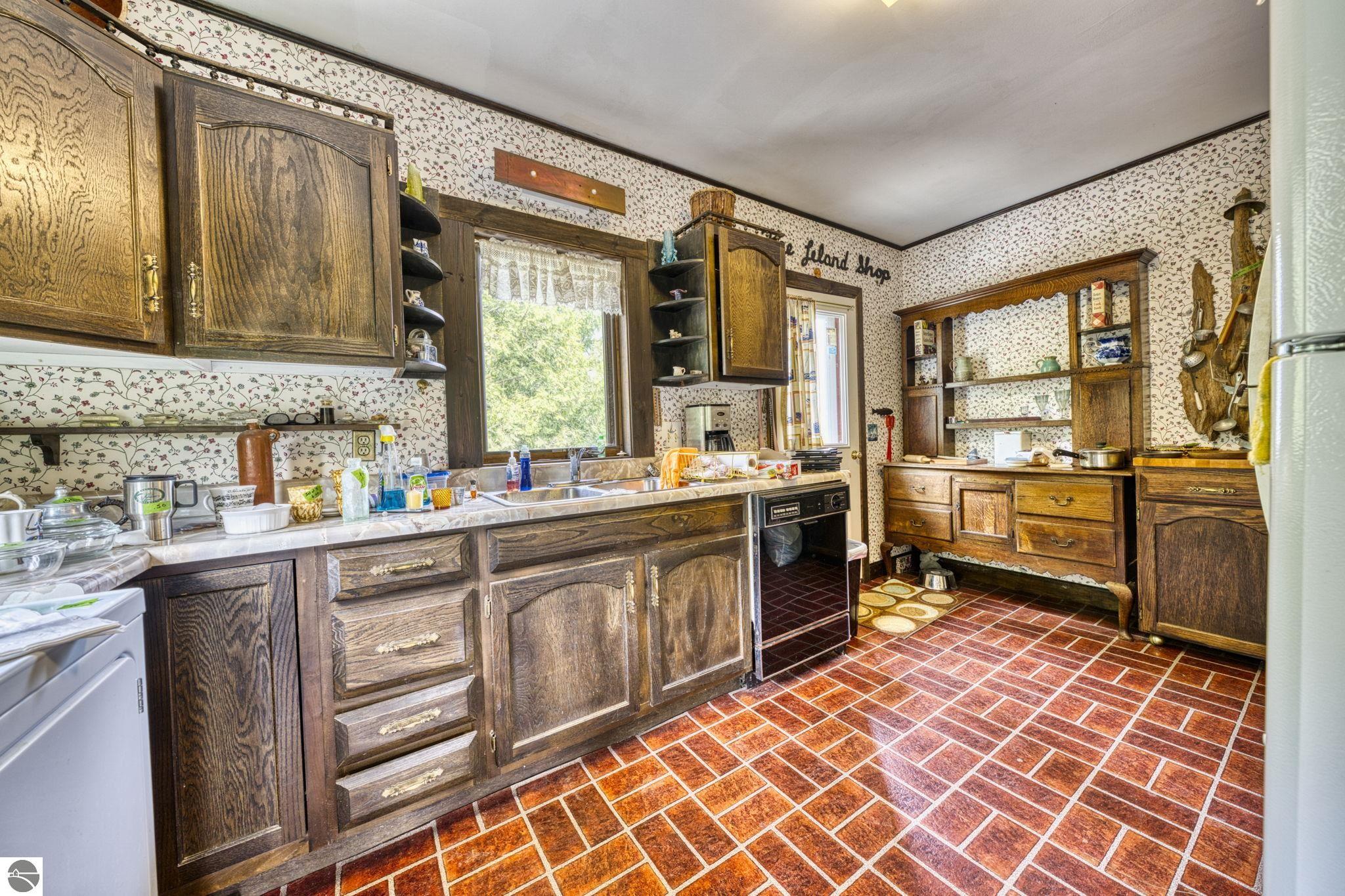 6400 N Manitou Trail