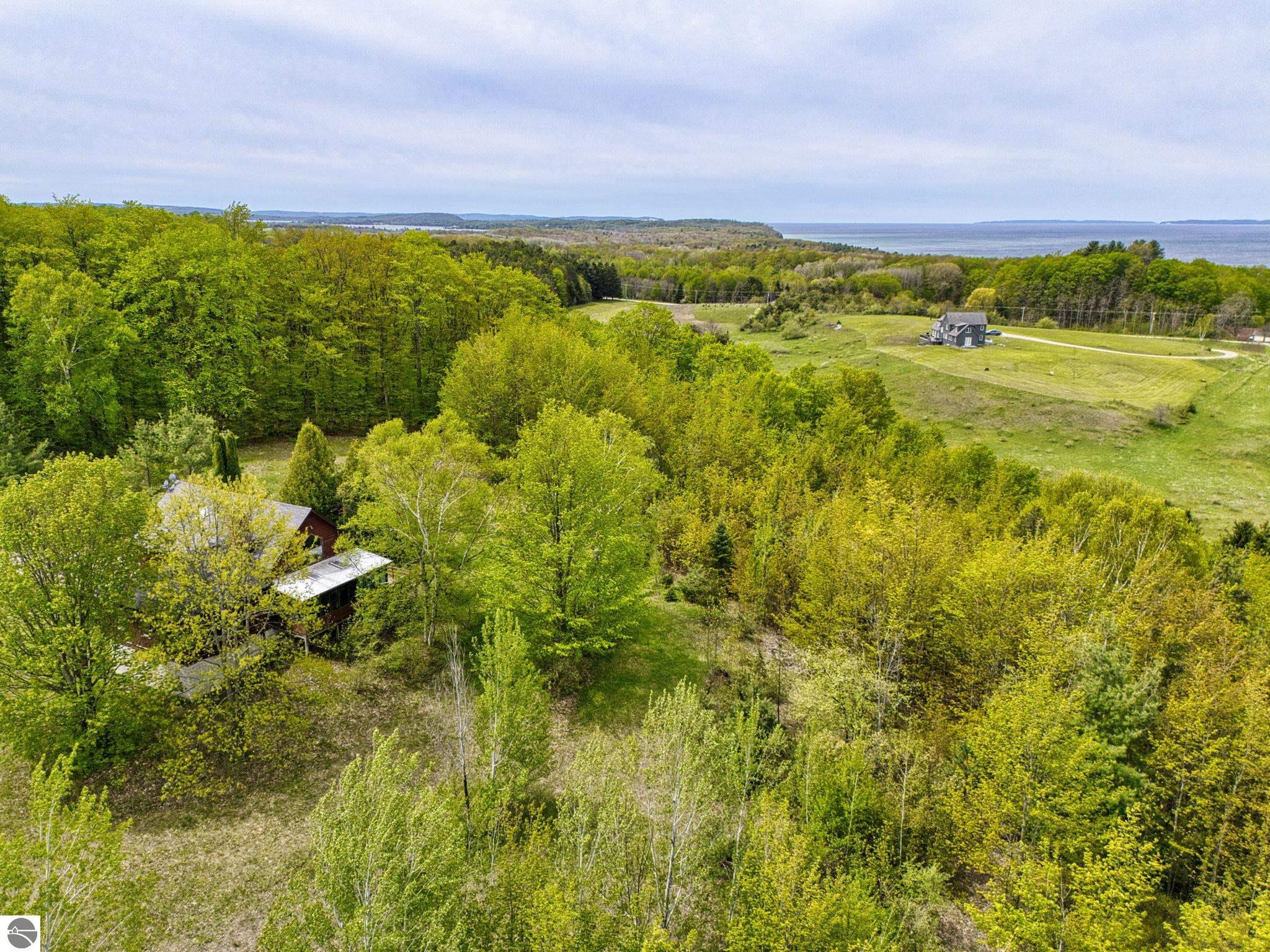 6400 N Manitou Trail