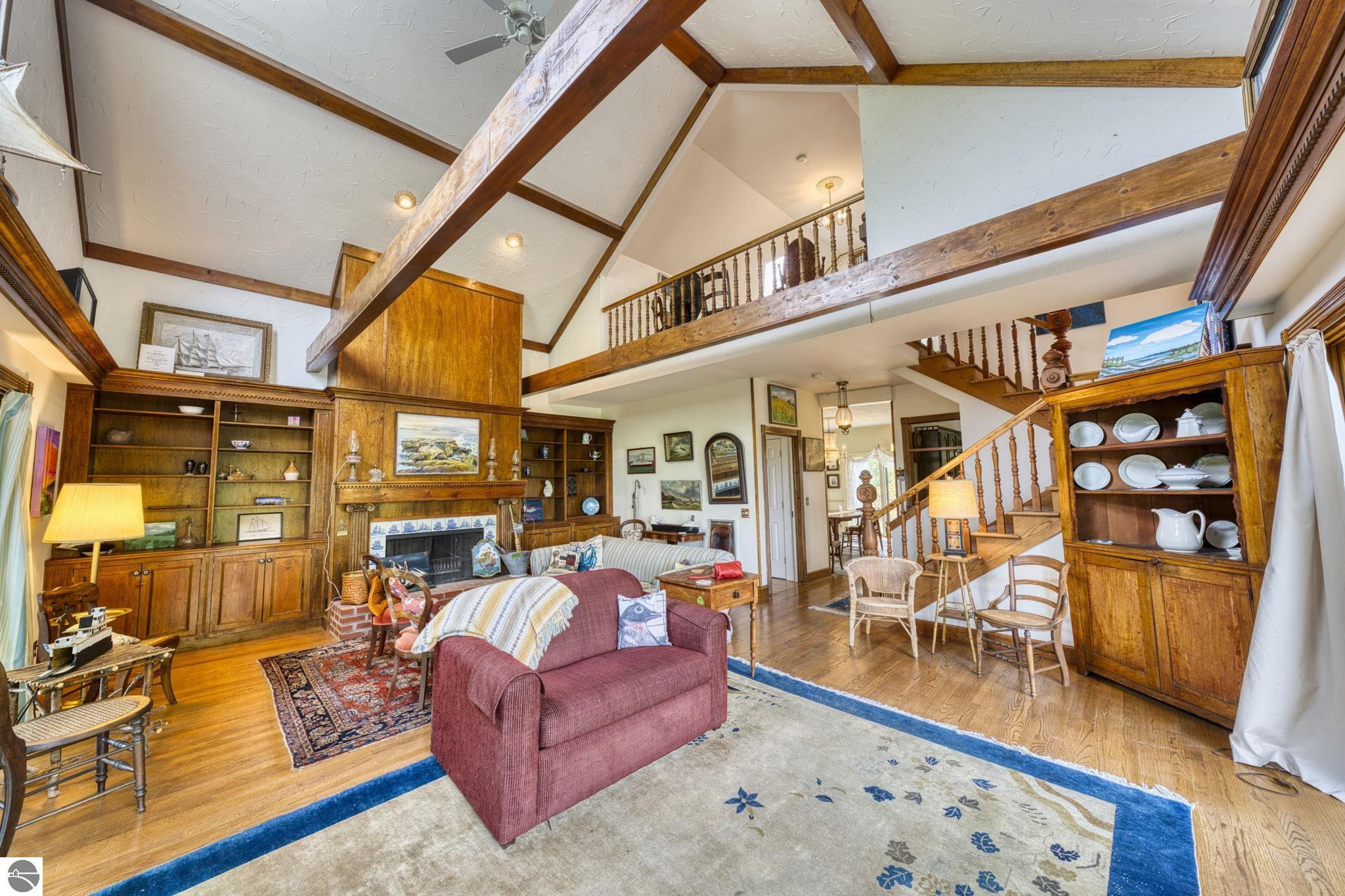 6400 N Manitou Trail