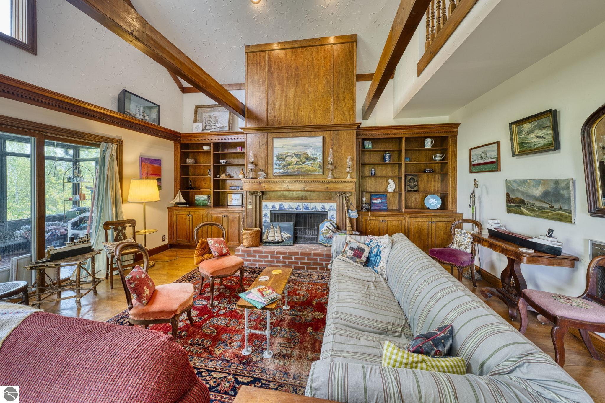 6400 N Manitou Trail