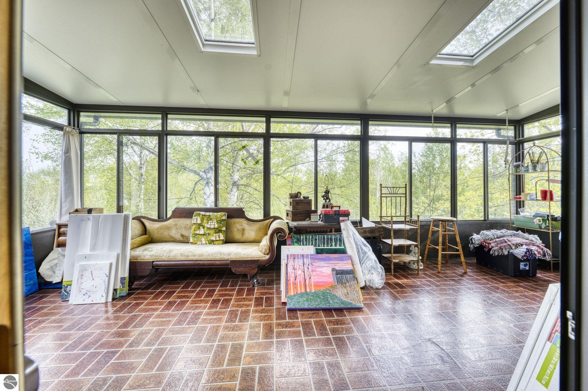 6400 N Manitou Trail