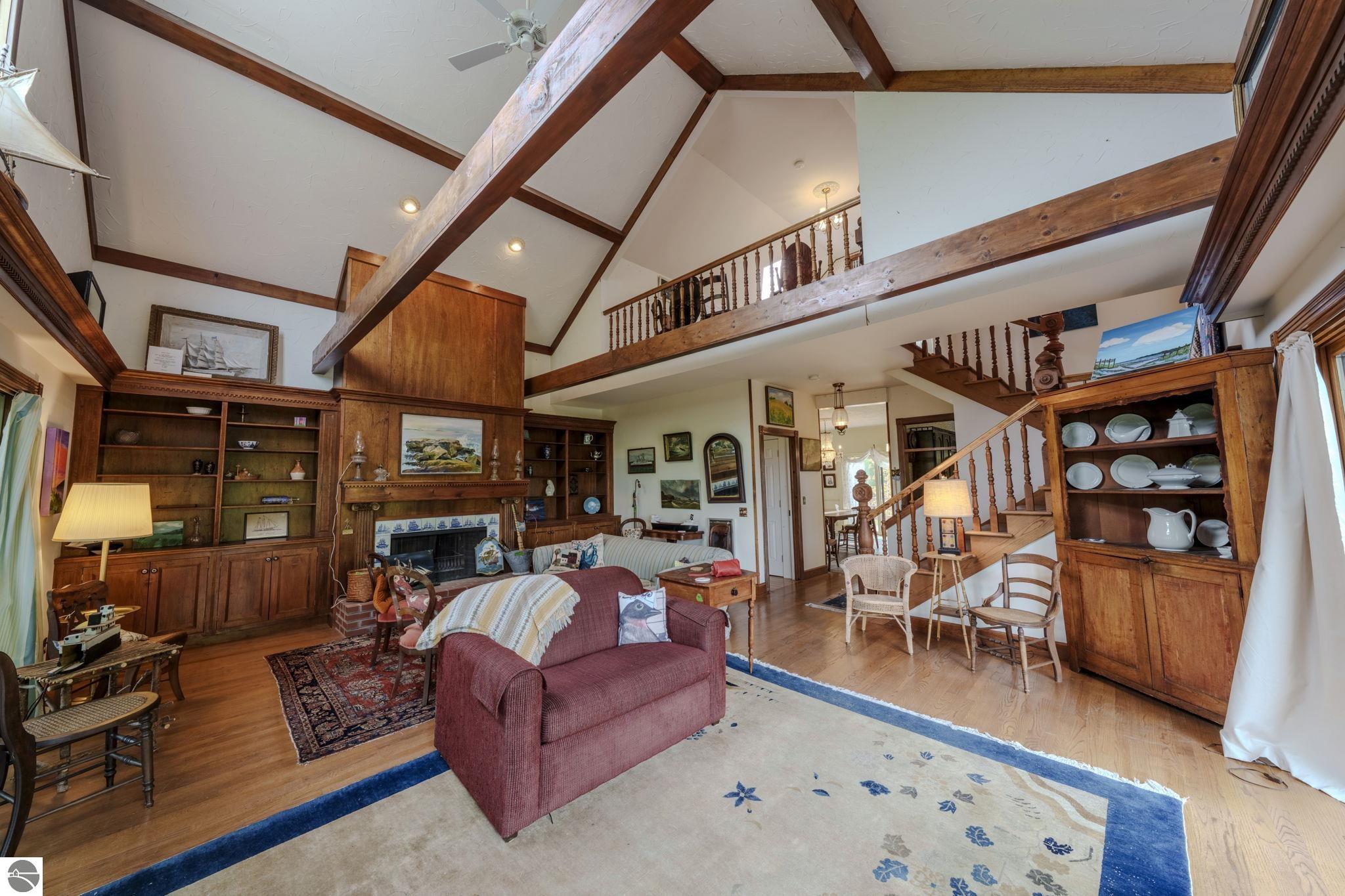 6400 N Manitou Trail