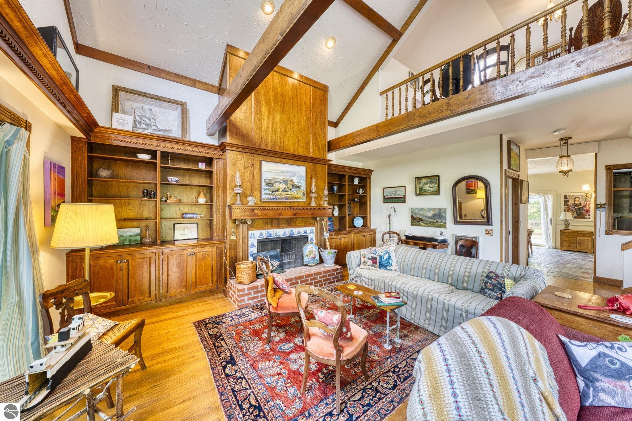 6400 N Manitou Trail