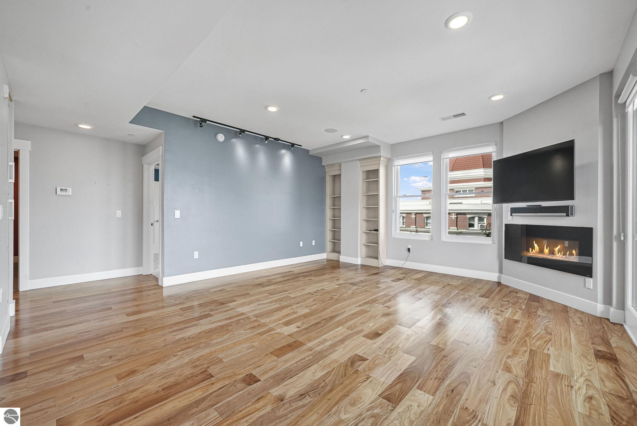 215 Washington Street Suite 3C