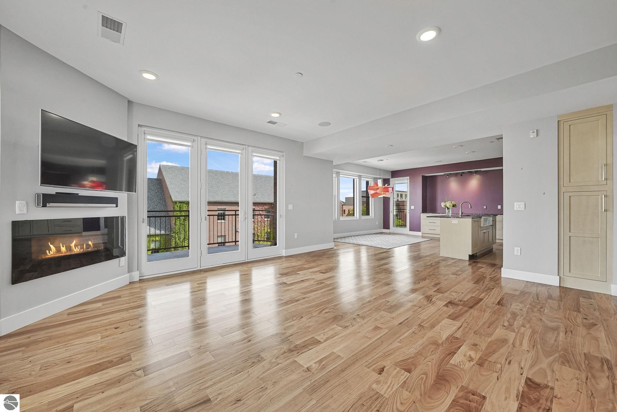 215 Washington Street Suite 3C