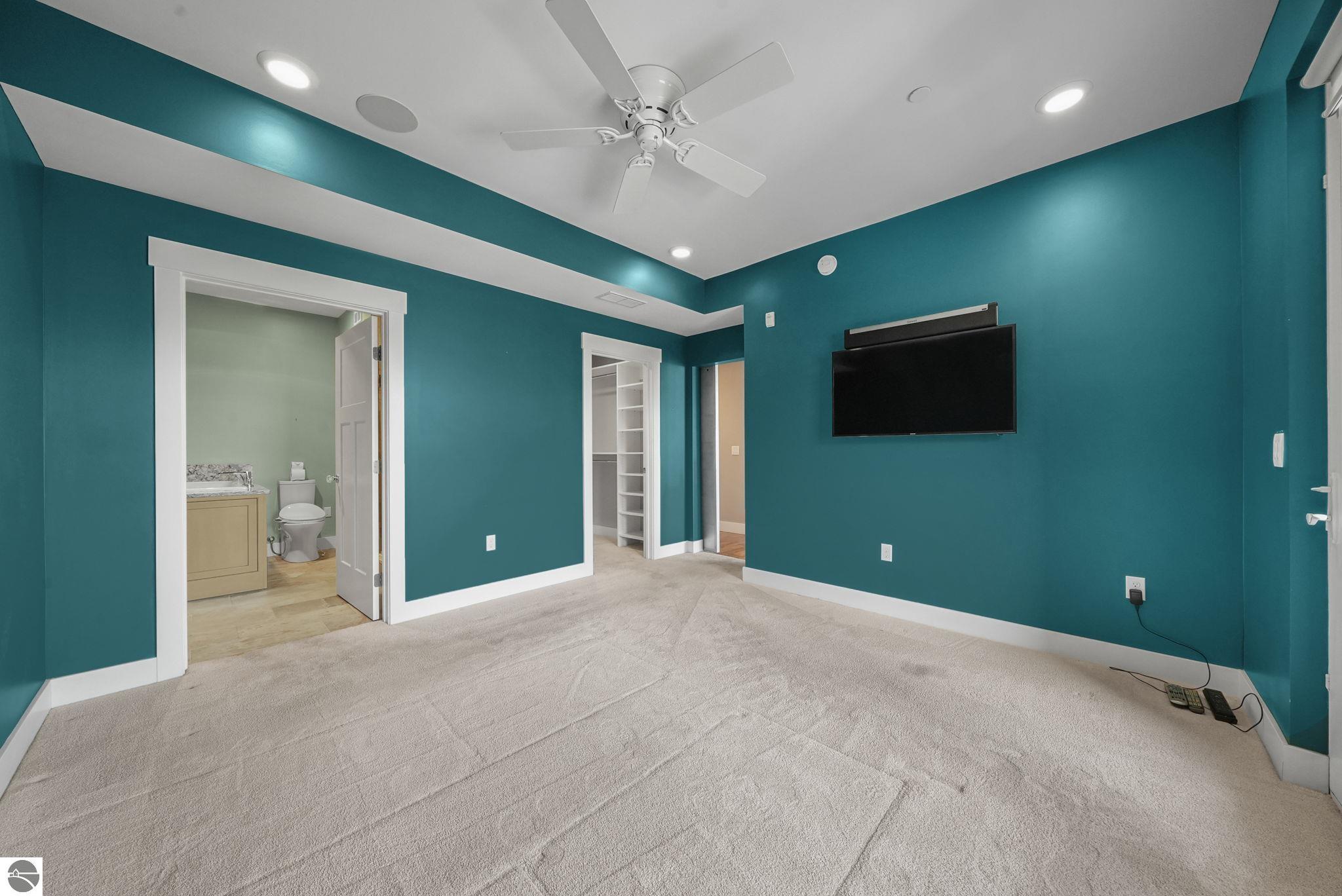 215 Washington Street Suite 3C