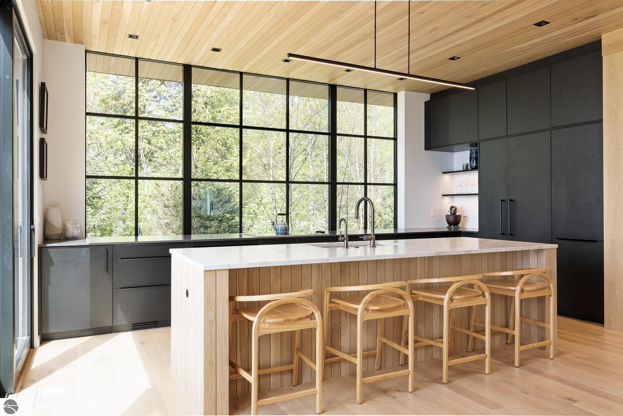 6987 N Manitou Trail
