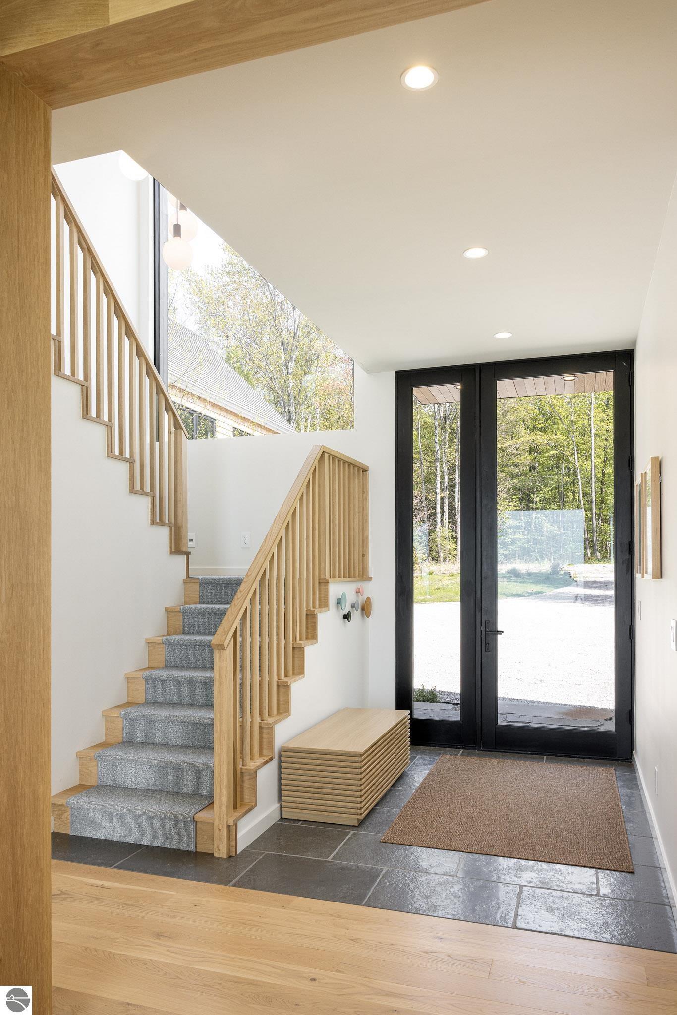 6987 N Manitou Trail