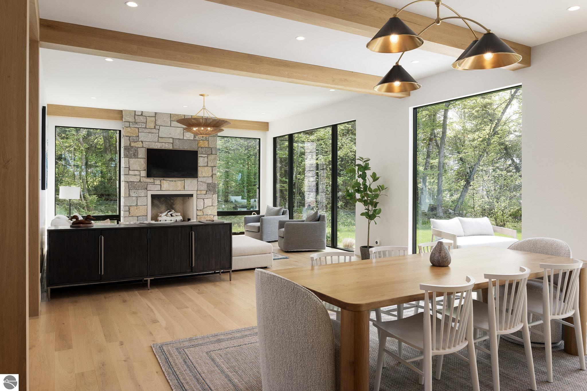 6987 N Manitou Trail