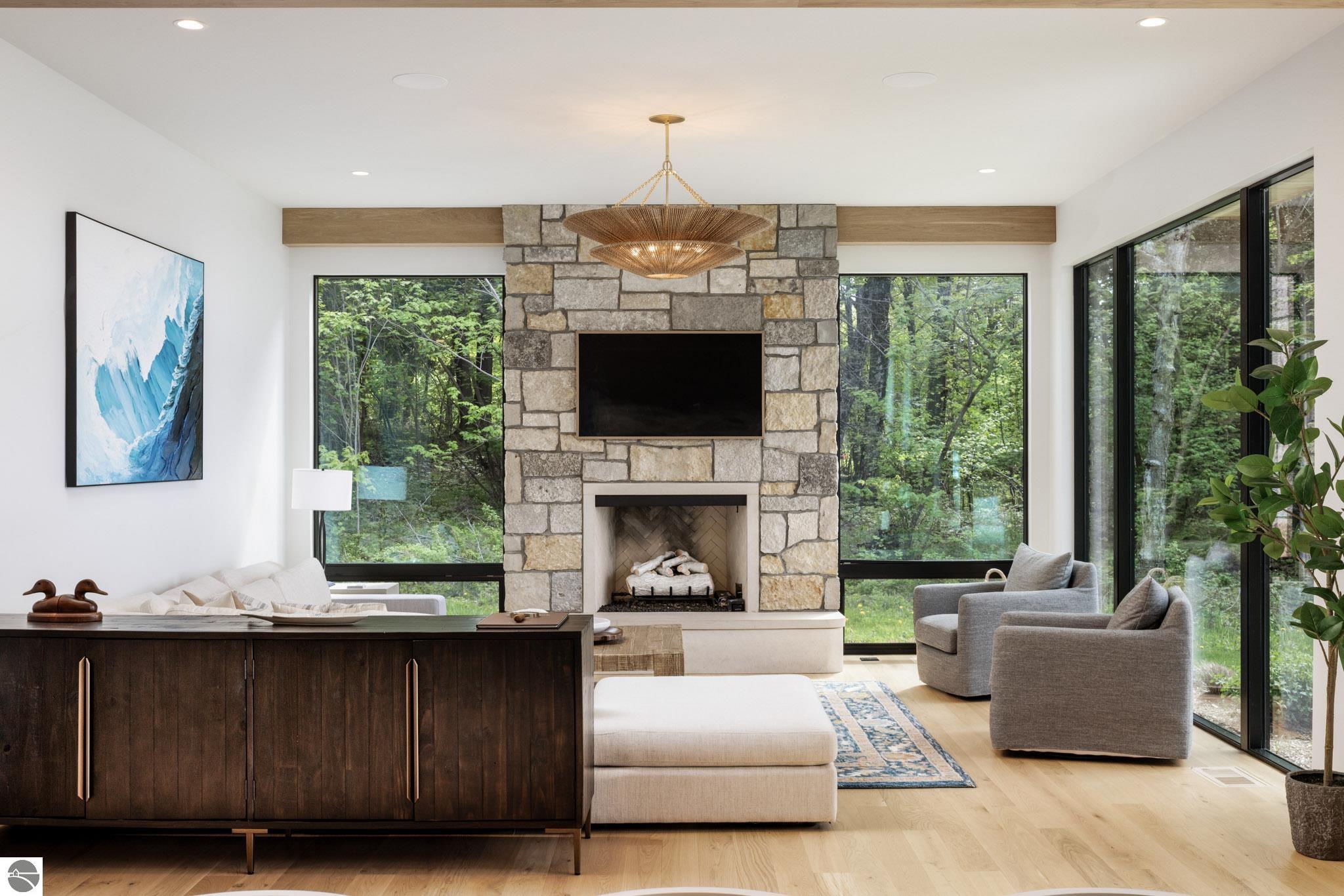 6987 N Manitou Trail