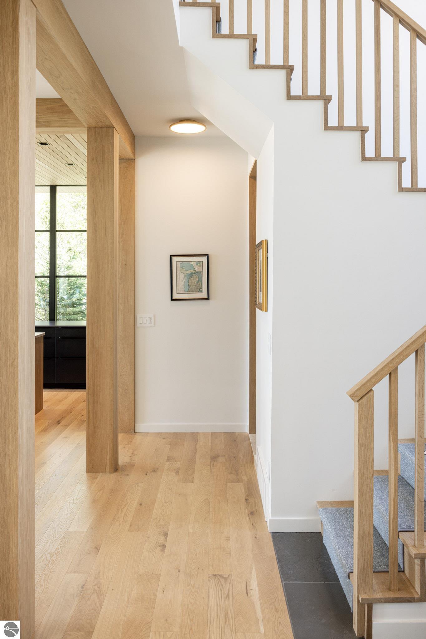 6987 N Manitou Trail