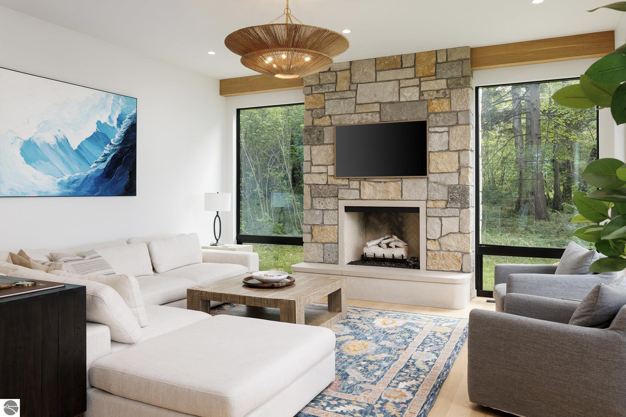 6987 N Manitou Trail