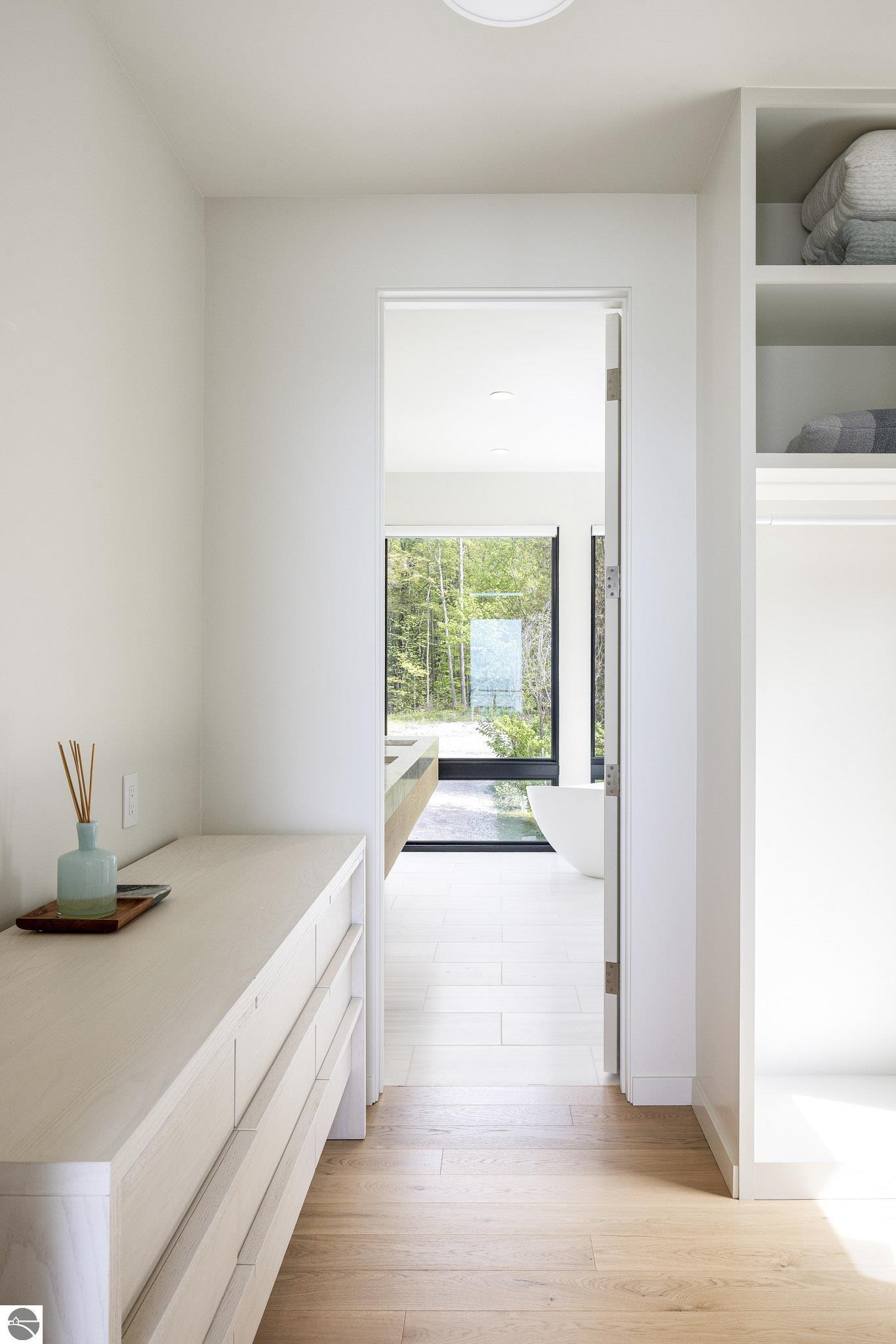 6987 N Manitou Trail