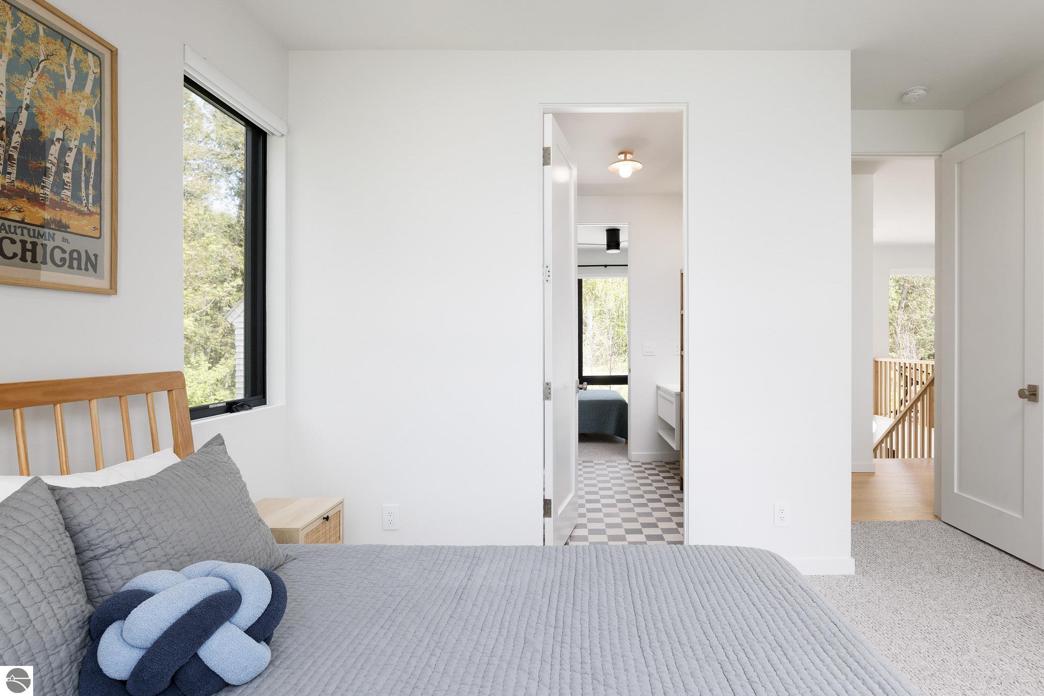 6987 N Manitou Trail