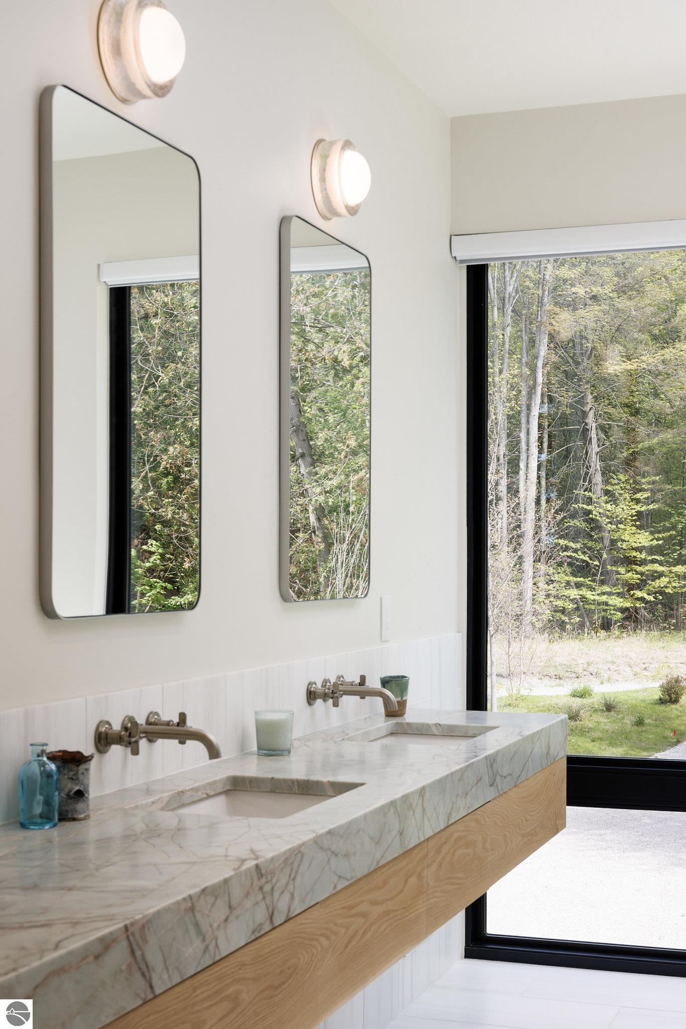 6987 N Manitou Trail