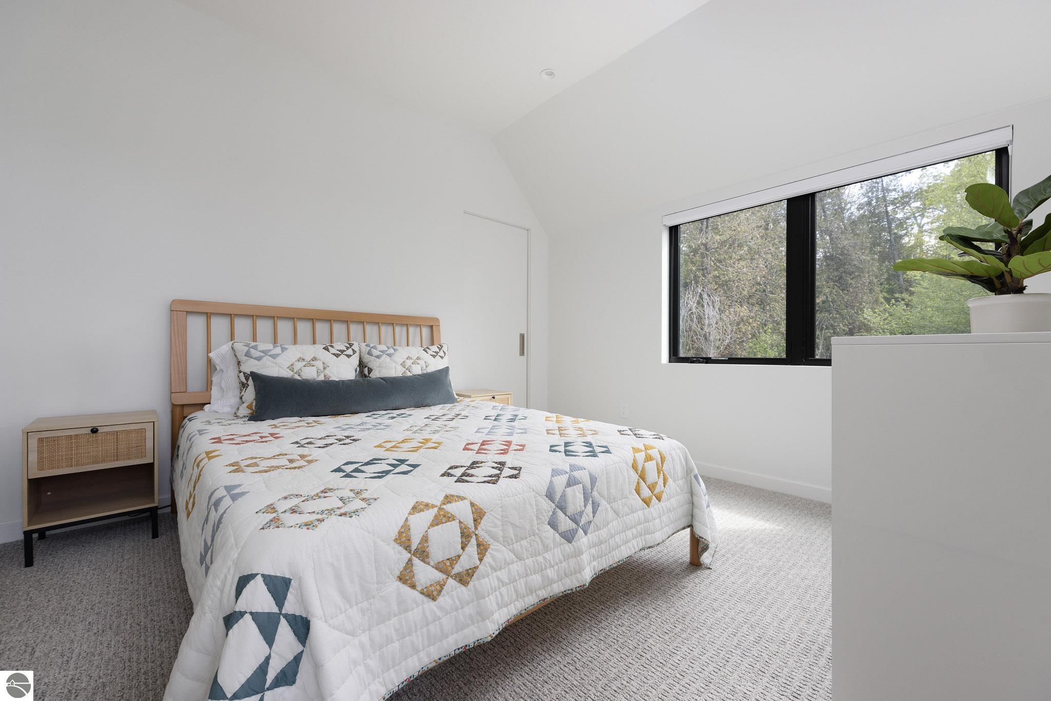 6987 N Manitou Trail