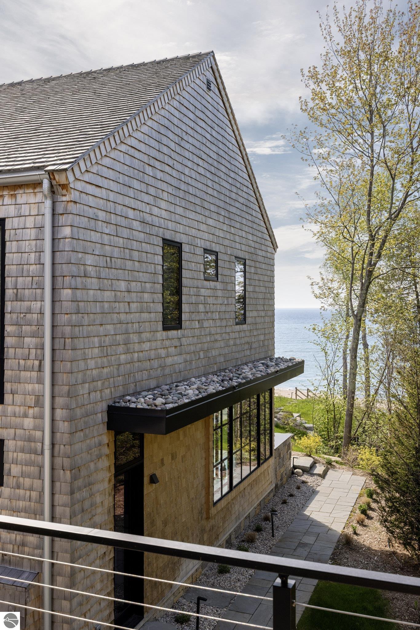 6987 N Manitou Trail
