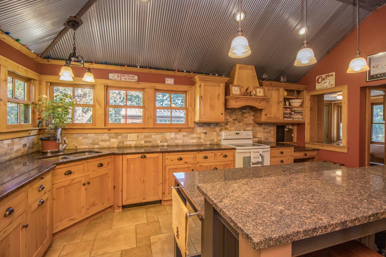 8610 County Road 10