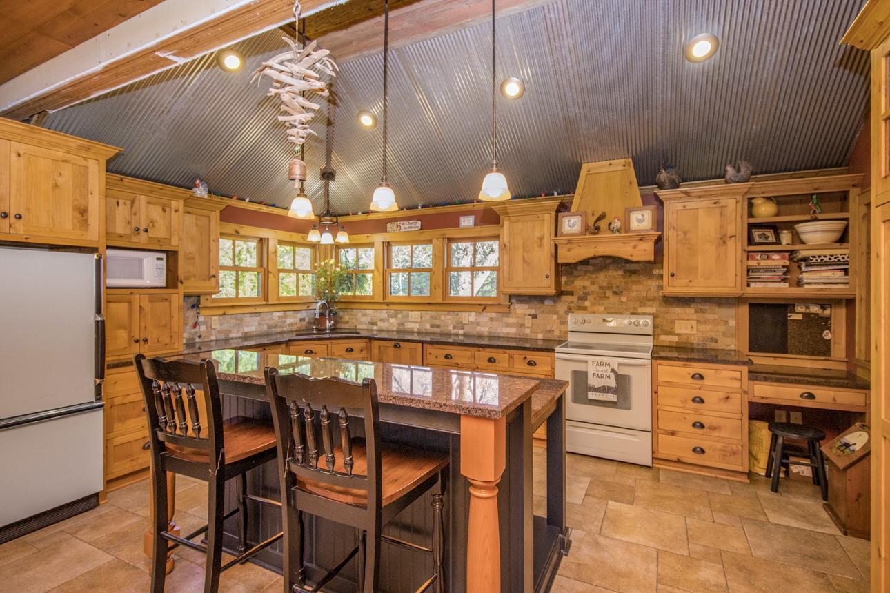 8610 County Road 10