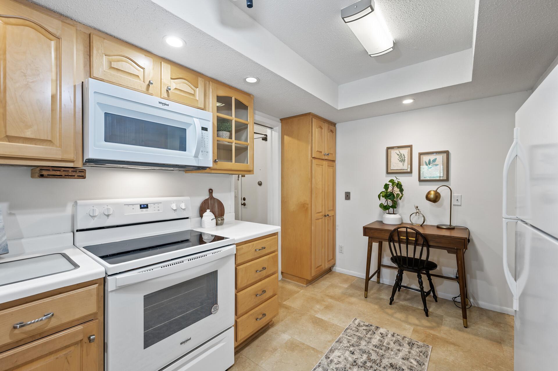 8441 Irwin Road Unit: 318
