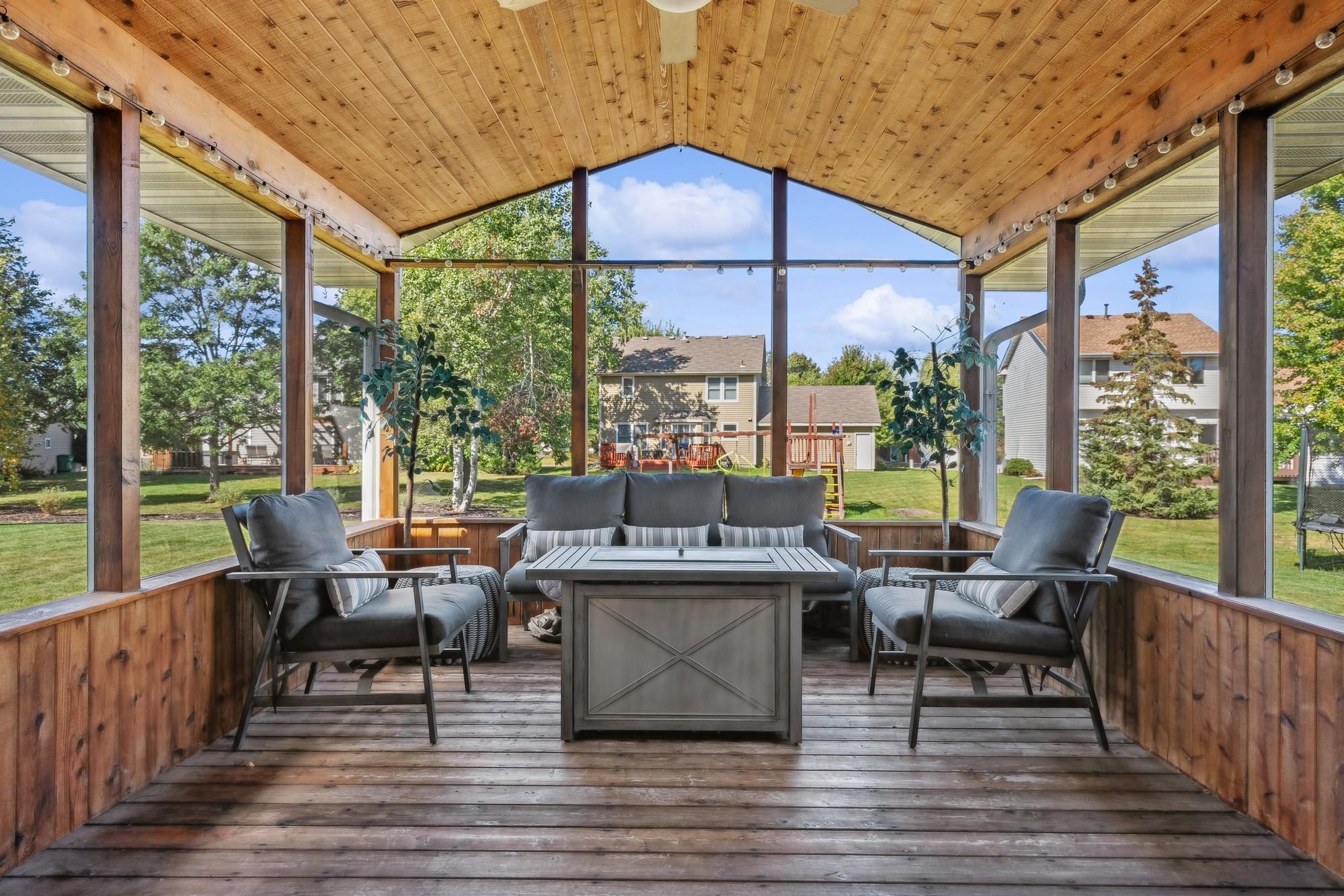 3335 Everest Court N