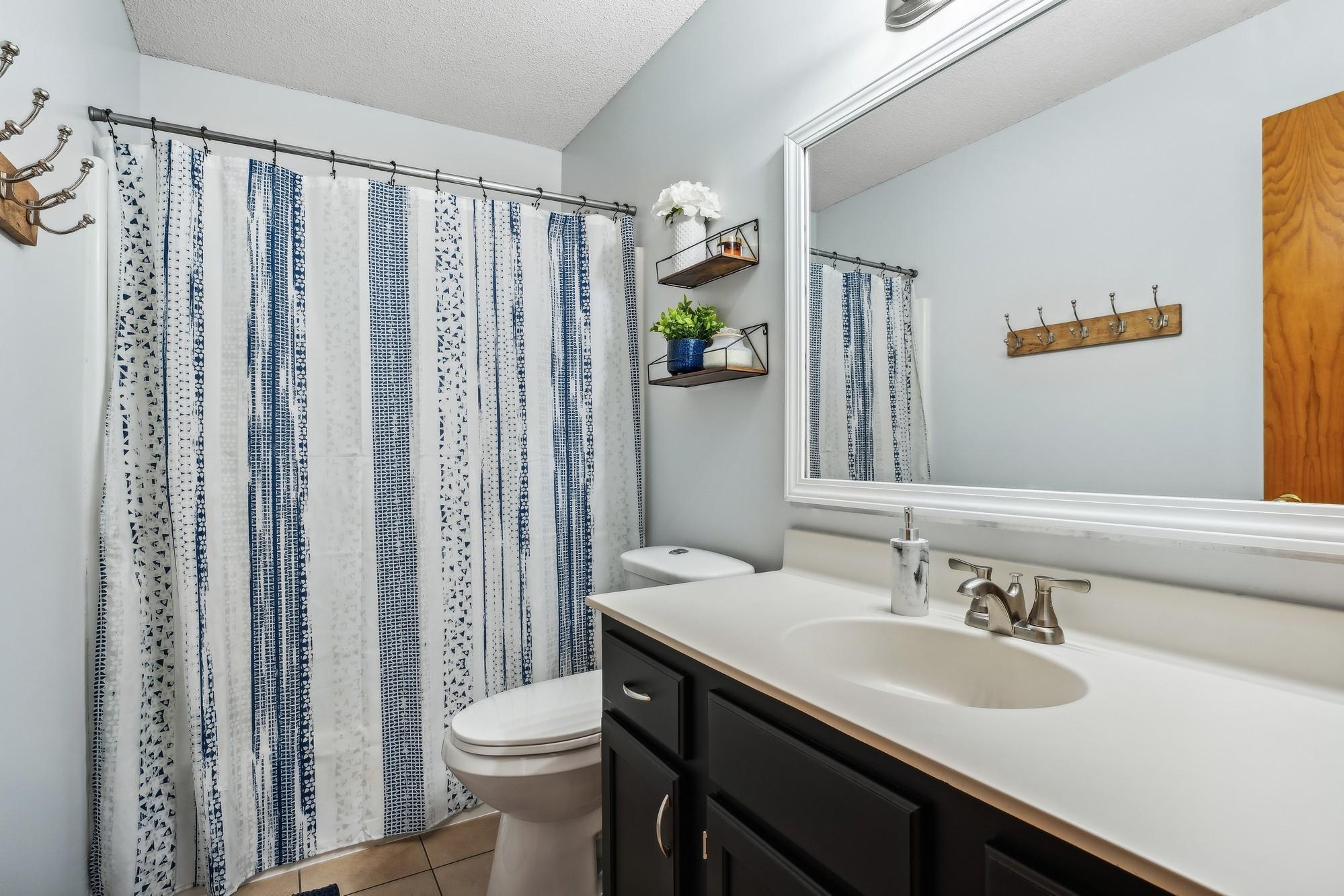 3335 Everest Court N