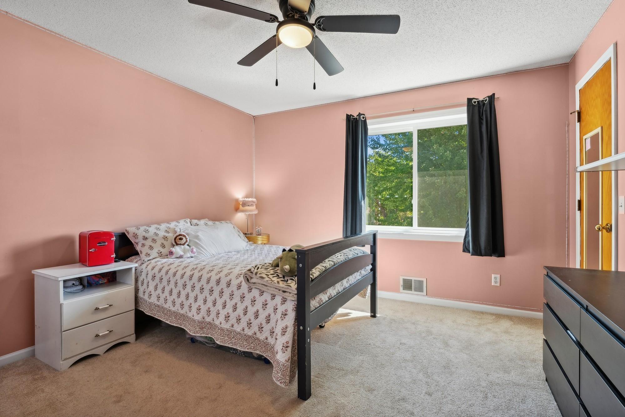 3335 Everest Court N