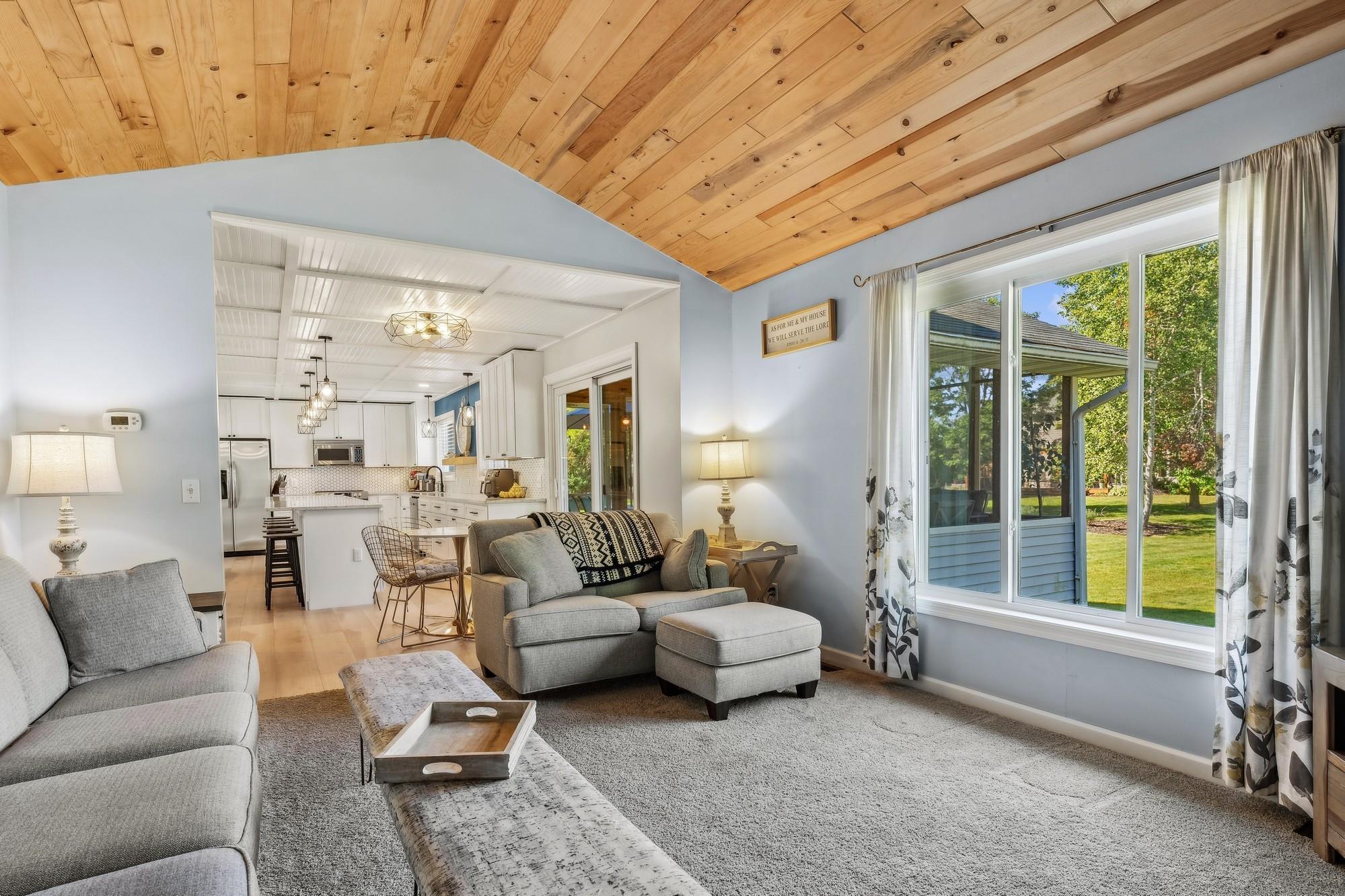 3335 Everest Court N