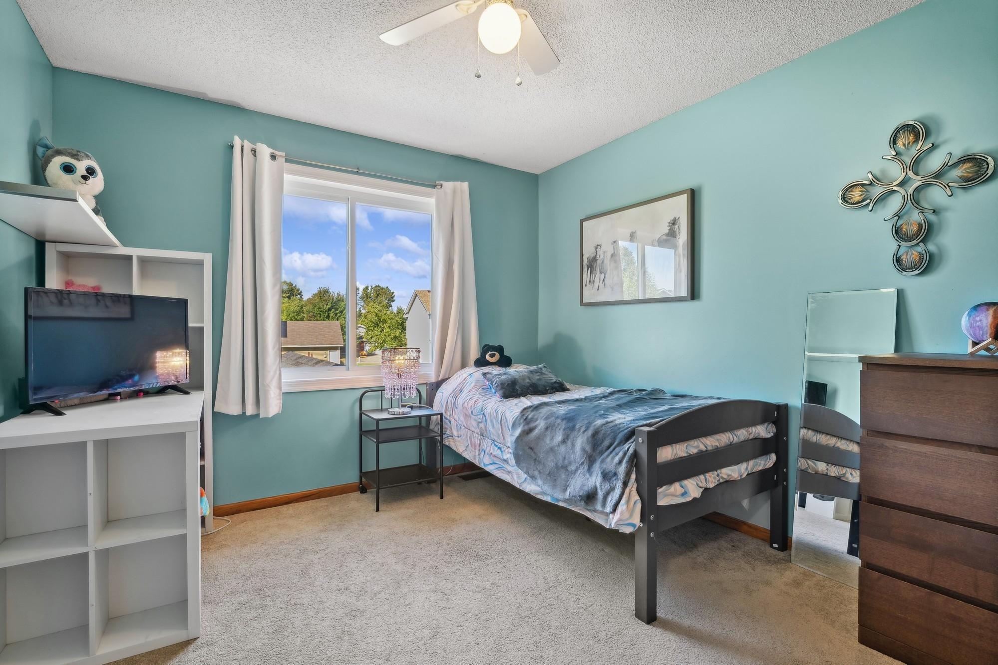 3335 Everest Court N