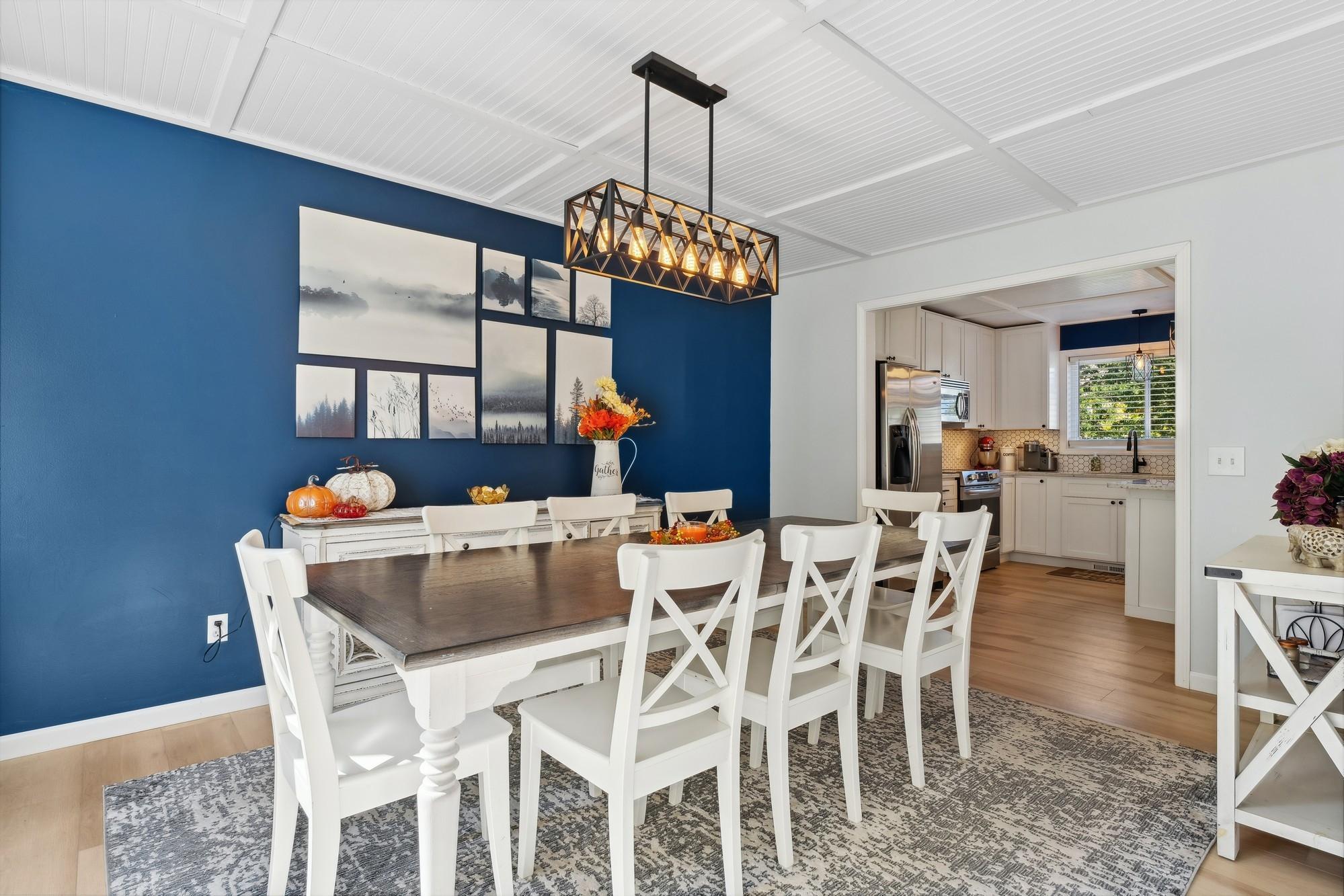 3335 Everest Court N