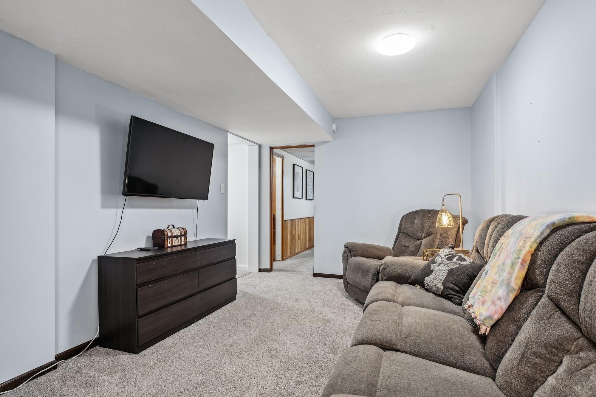 3335 Everest Court N