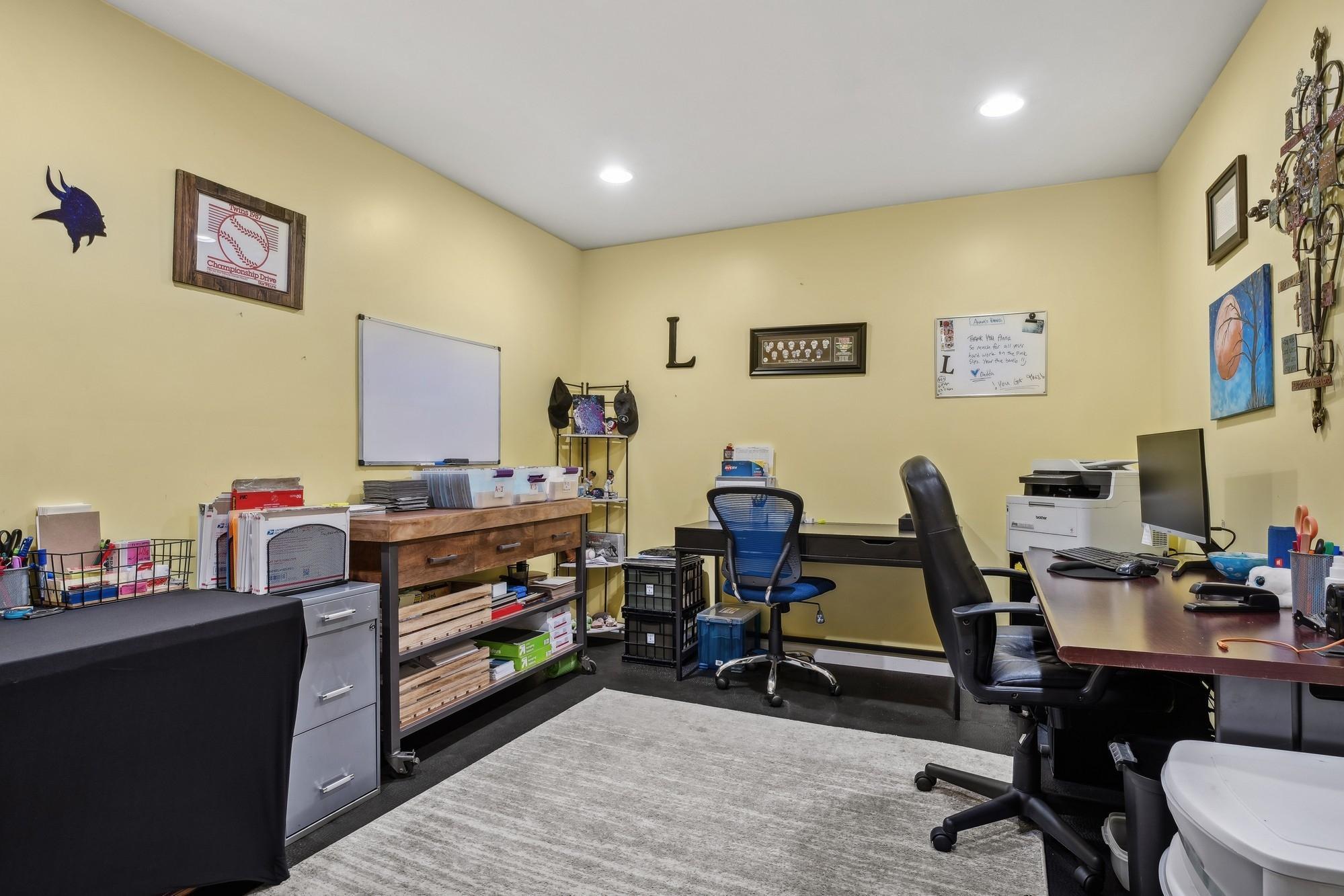 3335 Everest Court N