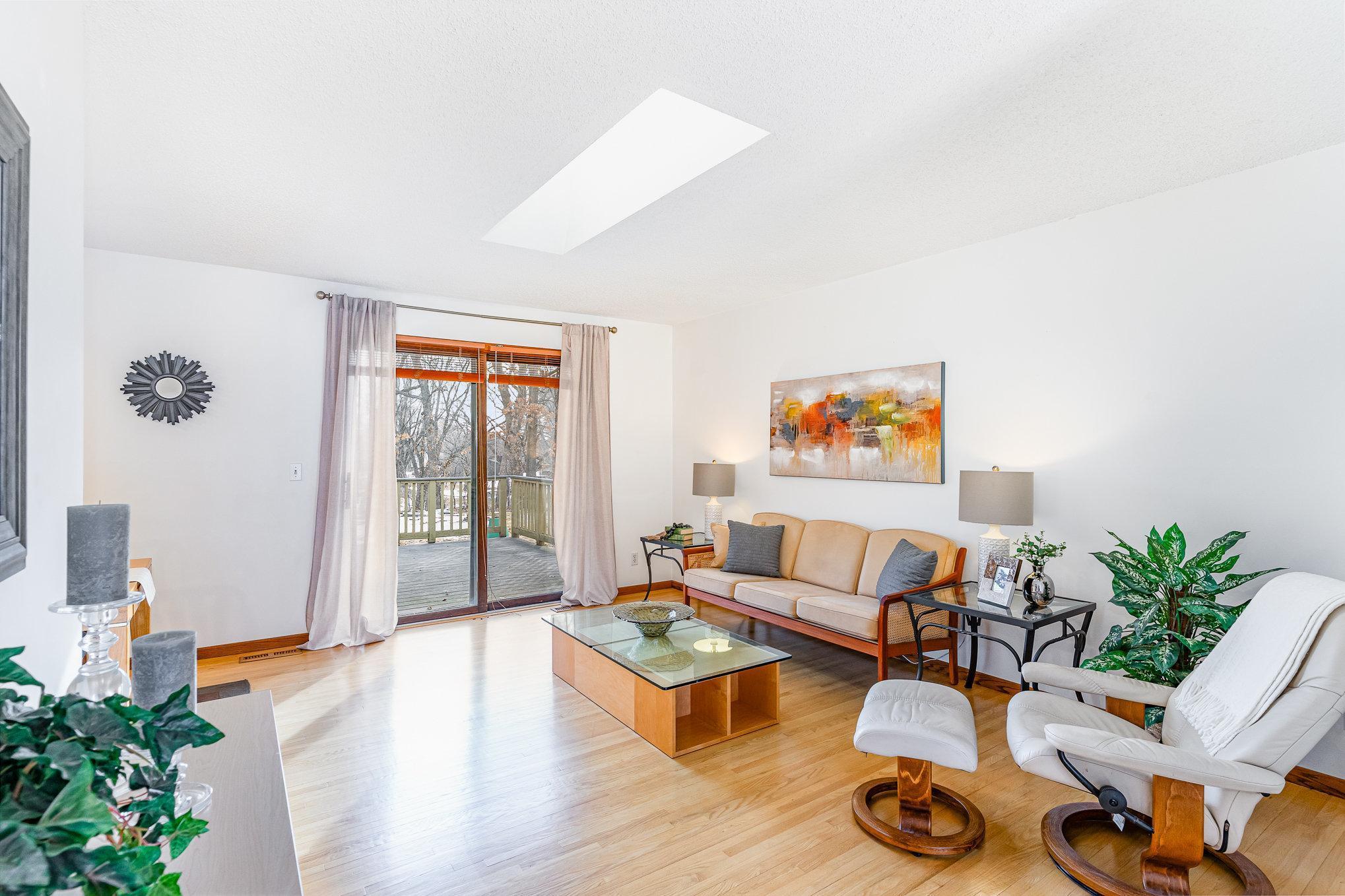 12011 Red Oak Court N